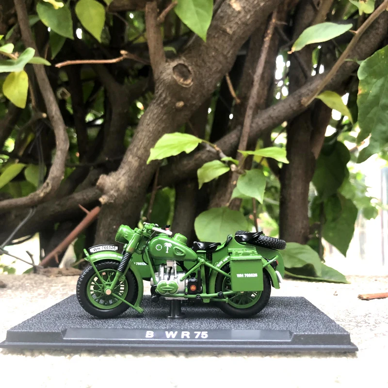 Diecast 1/24 Atlas Yangtze River 750 Prototype R75 Side Three-wheeled Motorcycle Simulation Alloy Car Model Boy Toy Gift Hot
Diecast 1/24 Atlas Yangtze River 750 Prototype R75 Side Three-wheeled Motorcycle Simulation Alloy Car Model Boy Toy Gift Hot