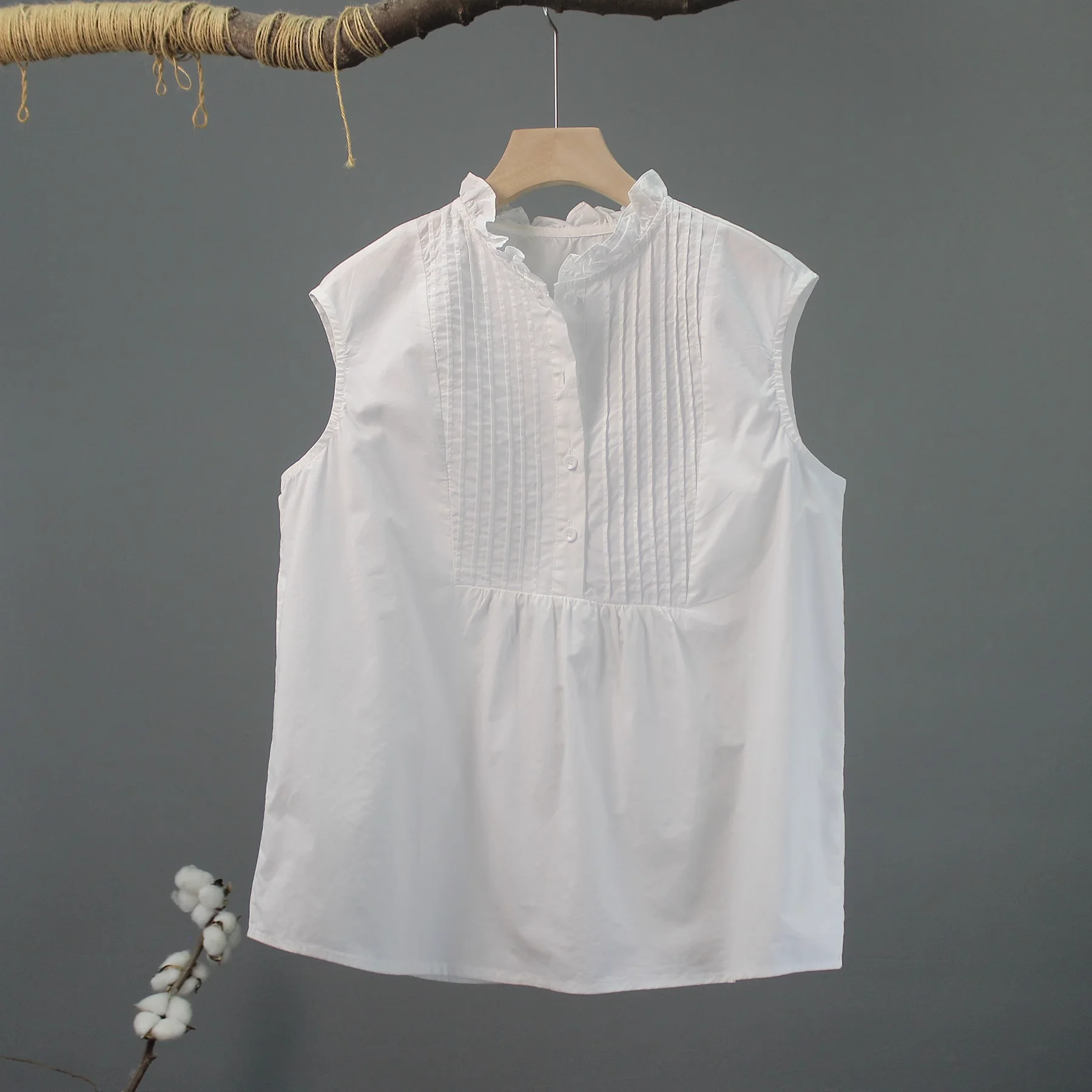 Designer luxury women's clothing 100% cotton black white stand collar pleated shirts sleeveless blouses lady tops
Designer luxury women's clothing 100% cotton black white stand collar pleated shirts sleeveless blouses lady tops