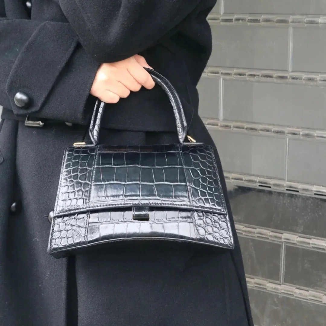 Подходит для отдыха и вечеринок, вечеринок. Классический ретро-стиль, высококачественная женская сумка через плечо в французском стиле YB.
Подходит для отдыха и вечеринок, вечеринок. Классический ретро-стиль, высококачественная женская сумка через плечо в французском стиле YB.