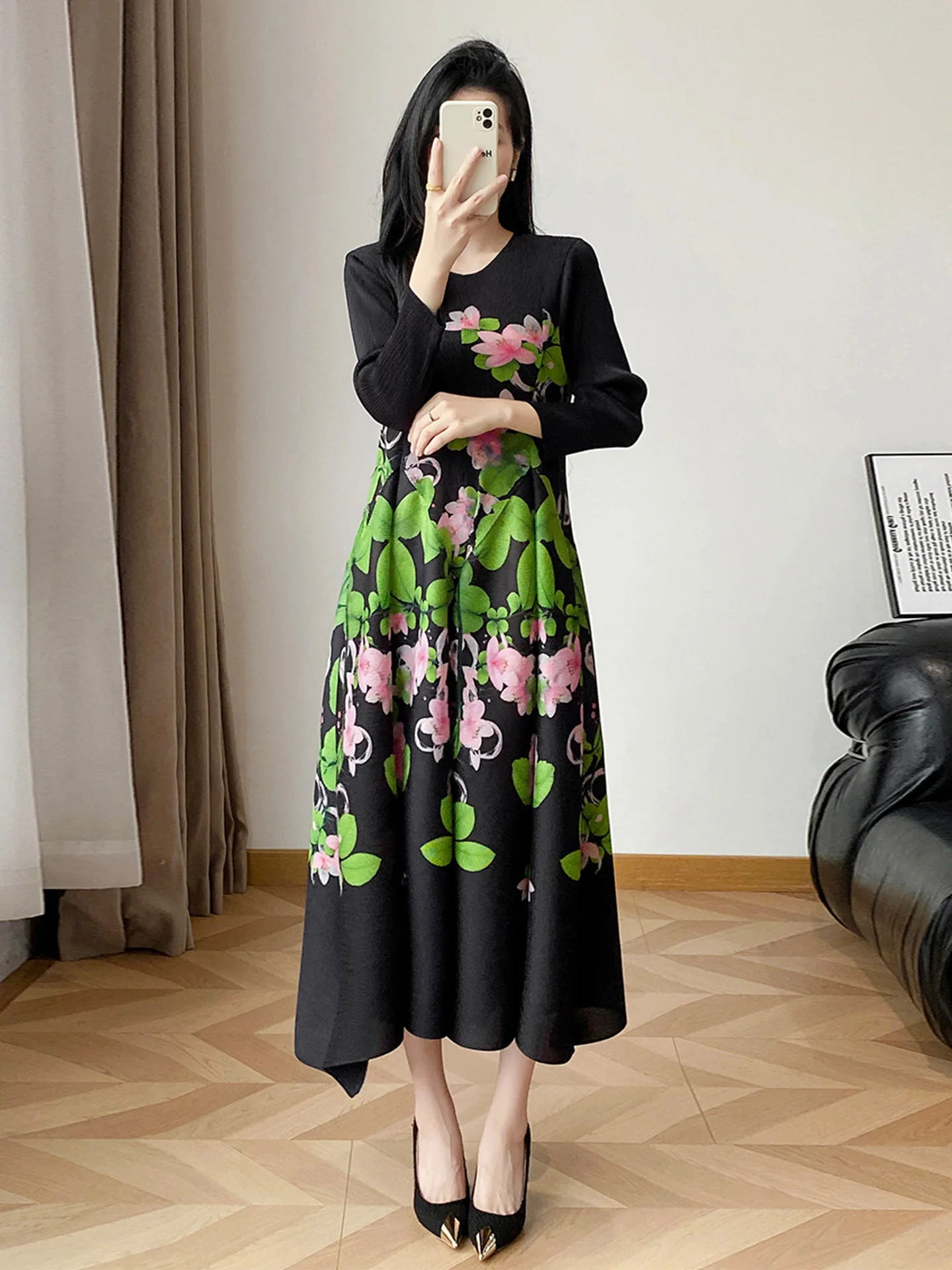 Three Houses Spring Autumn New Loose Waist Slimming Pleated Skirt Elegant Flower Bud Dress High Waist Polyester Fiber High El...
Three Houses Spring Autumn New Loose Waist Slimming Pleated Skirt Elegant Flower Bud Dress High Waist Polyester Fiber High El...