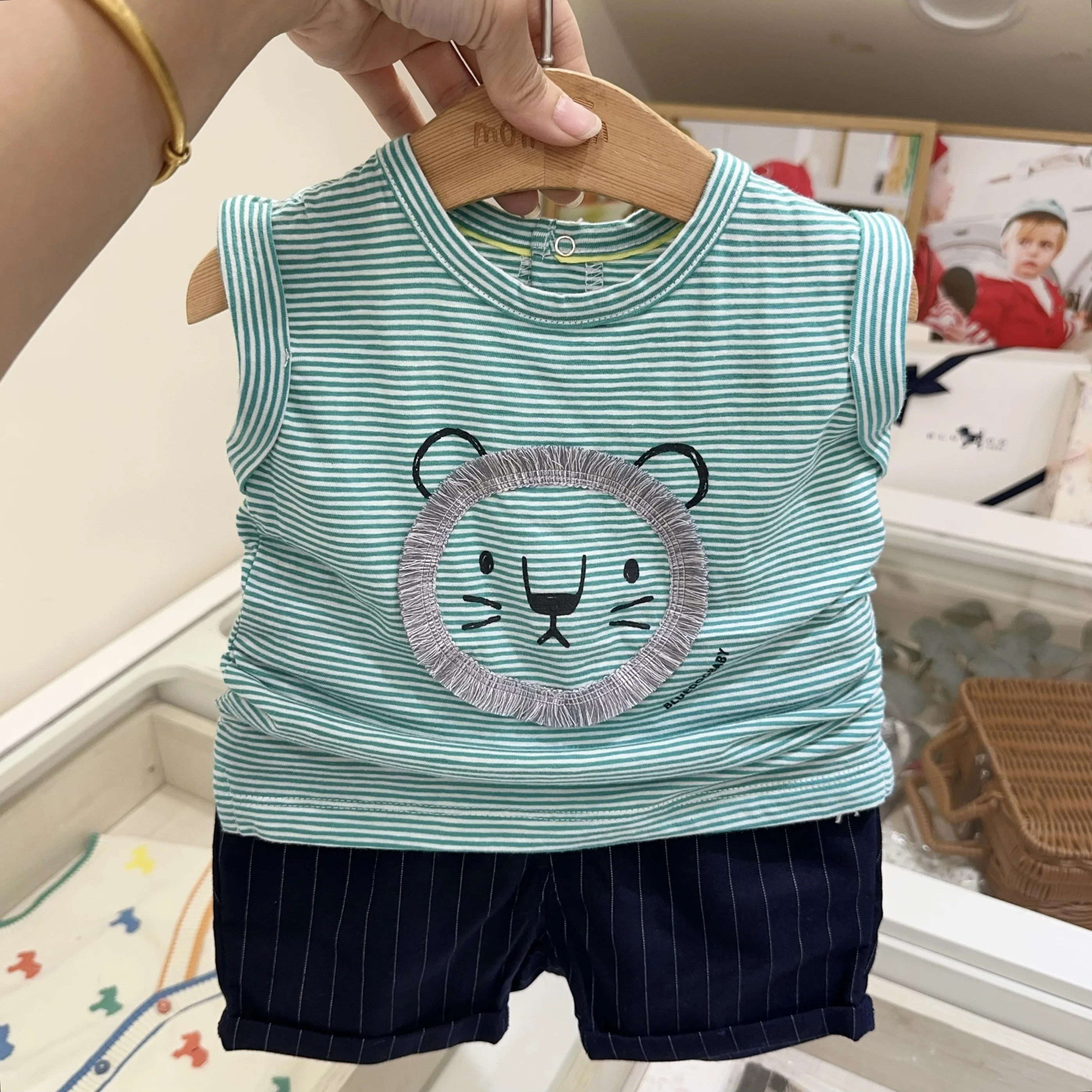 Cute Cartoon Little Lion Summer Sportswear Set for Boys 2-18 Years Old Comfortable Casual Vest Shorts Combo Kids Fashion
Cute Cartoon Little Lion Summer Sportswear Set for Boys 2-18 Years Old Comfortable Casual Vest Shorts Combo Kids Fashion
