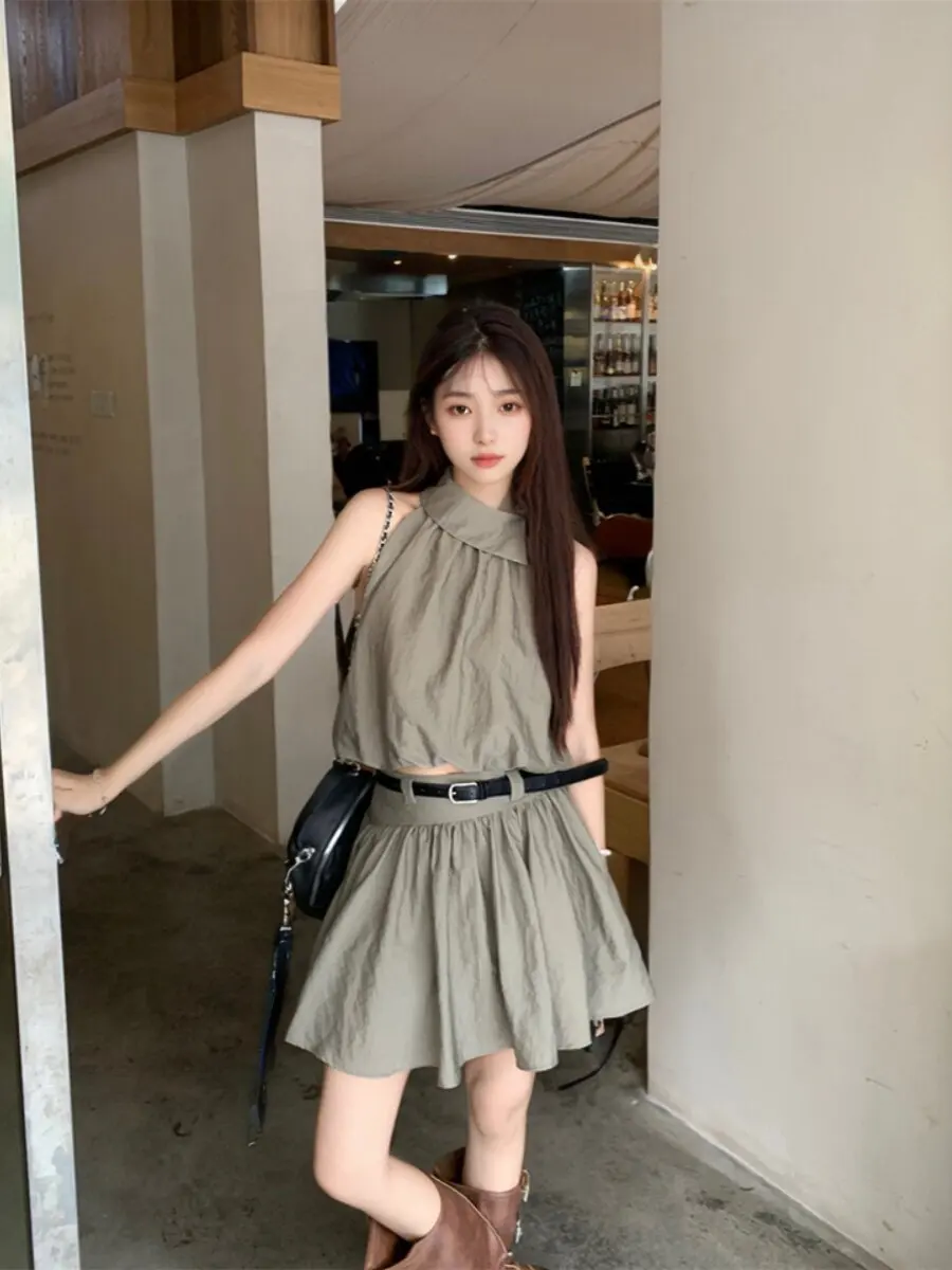 Fashion Suit Temperament Loose Neck Vest Top for Women in Summer Slim and High Waisted Half Body Skirt Two-piece Set
Fashion Suit Temperament Loose Neck Vest Top for Women in Summer Slim and High Waisted Half Body Skirt Two-piece Set