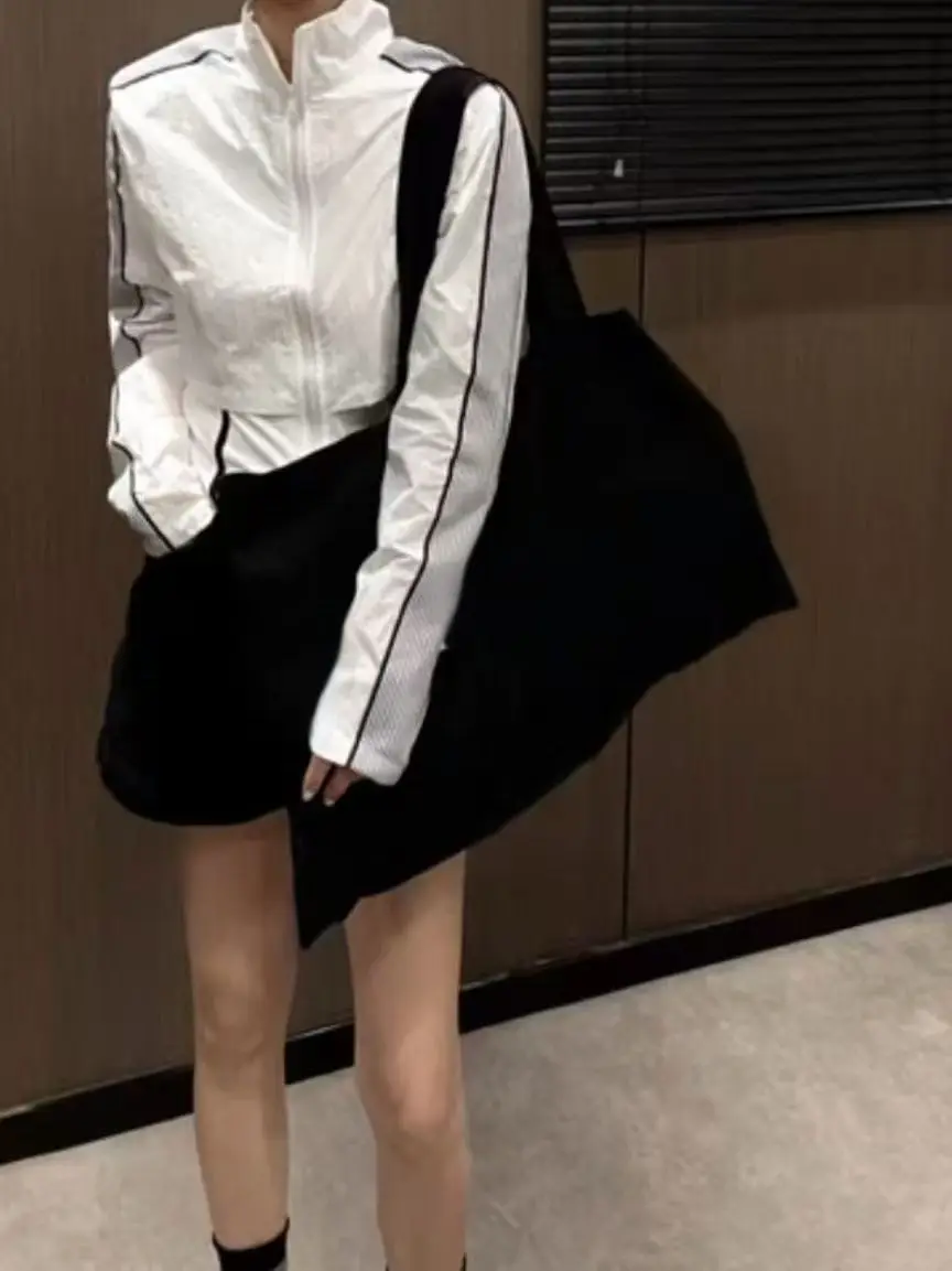 Sporty Style Zipper Short Jacket Women's Stand Collar Slimming Outerwear Casual Leisure Fashion Spring Summer New Arrival
Sporty Style Zipper Short Jacket Women's Stand Collar Slimming Outerwear Casual Leisure Fashion Spring Summer New Arrival