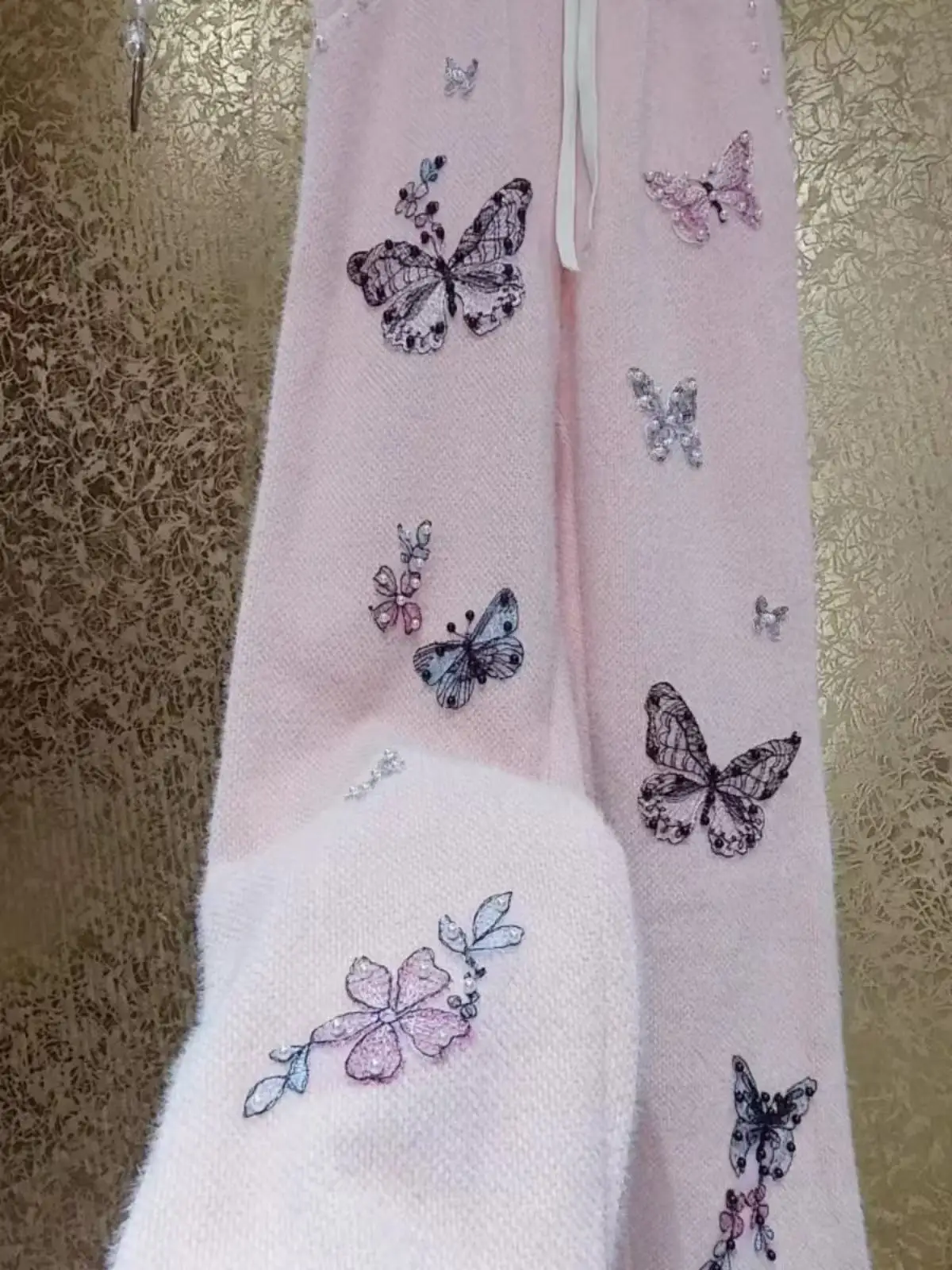 Luxury Style Pearls Beaded Embroidery Thick Warm Knitted Pants For Women's Pink Straight Wide-Leg Pants Autumn Winter Trouser
Luxury Style Pearls Beaded Embroidery Thick Warm Knitted Pants For Women's Pink Straight Wide-Leg Pants Autumn Winter Trouser