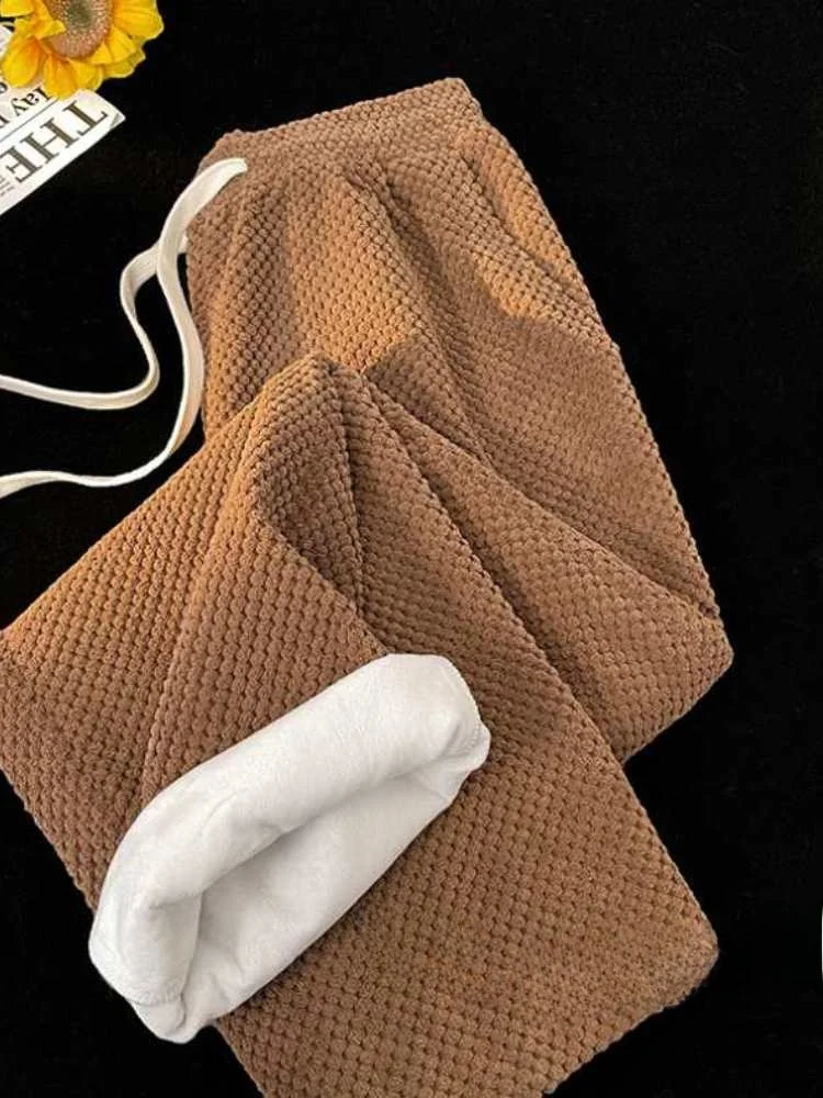 Мужские утепленные брюки прямого кроя на флисе, теплые зимние штаны в американском стиле, плотные спортивные брюки свободного кроя с широкими штанинами
Мужские утепленные брюки прямого кроя на флисе, теплые зимние штаны в американском стиле, плотные спортивные брюки свободного кроя с широкими штанинами