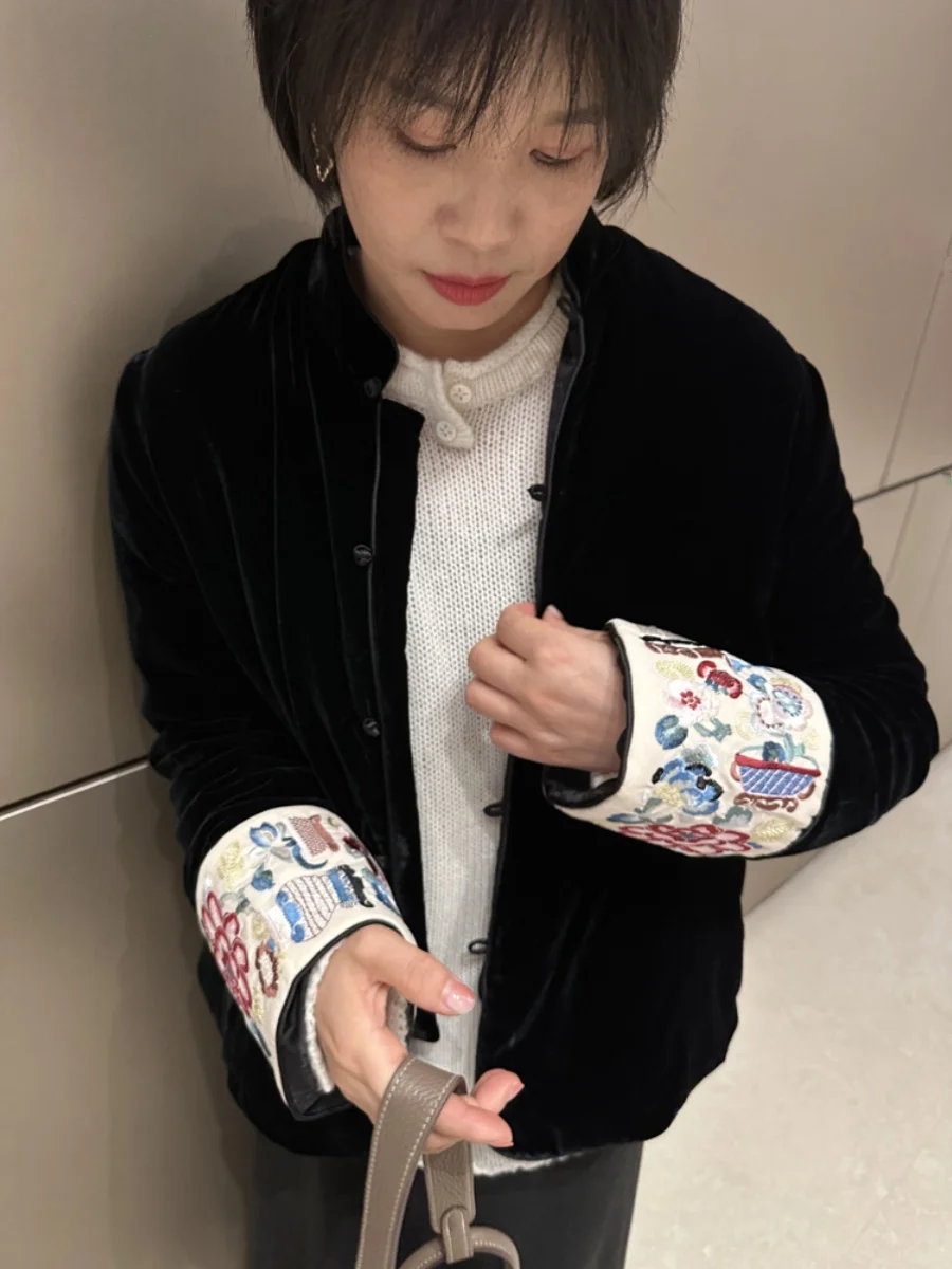 Retro Chinese Sle Stand Collar Button Embroidered Color Blo Silk Velvet Cotton Jaet Women's Faionable Outerwear
Retro Chinese Sle Stand Collar Button Embroidered Color Blo Silk Velvet Cotton Jaet Women's Faionable Outerwear