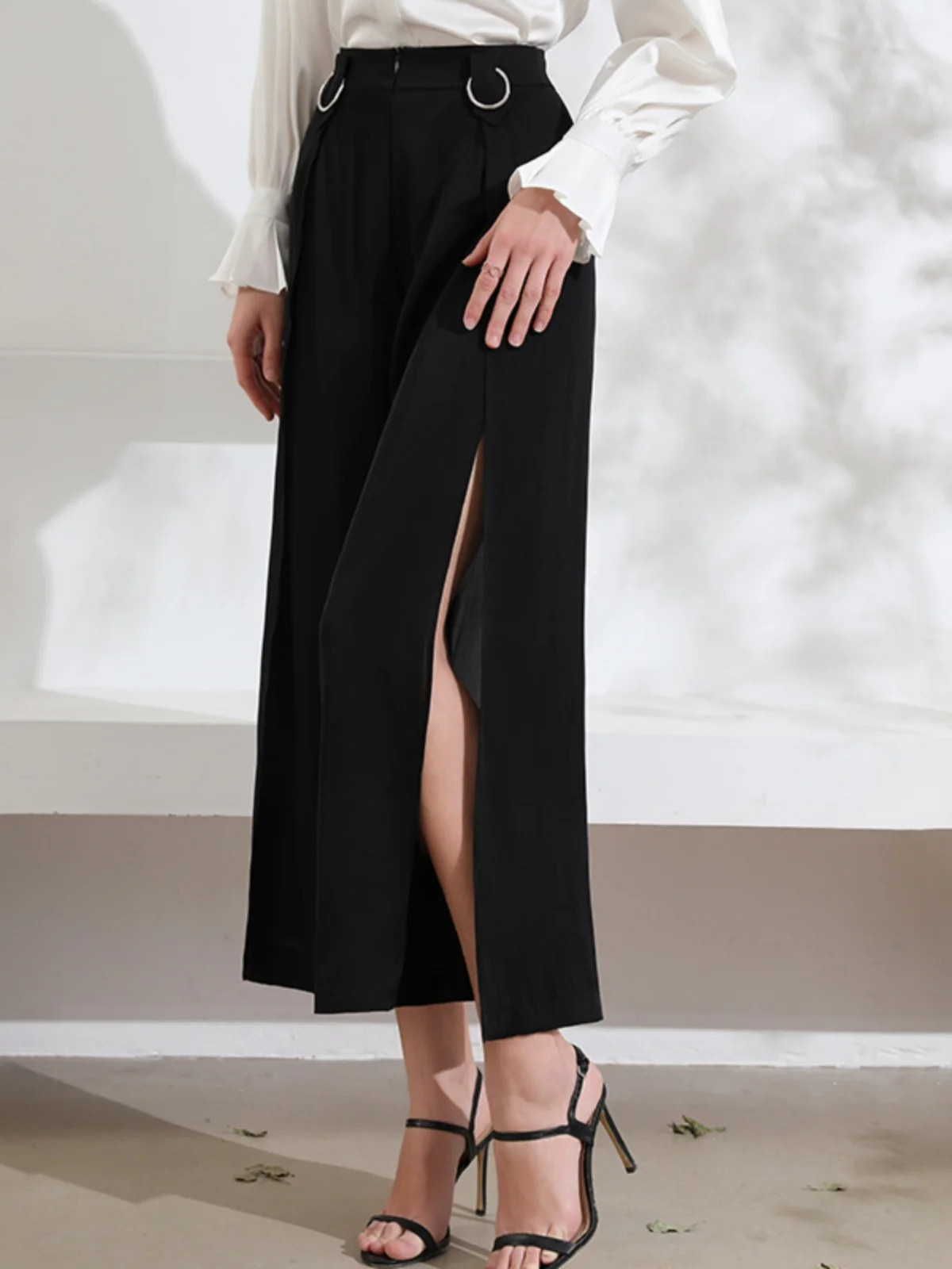 ei Spring 2026 Women's Heavyweight Silk High Slit Wide Leg Nine-Piece Pants Silk Versatile Skirt-Pants Commute Sle
ei Spring 2026 Women's Heavyweight Silk High Slit Wide Leg Nine-Piece Pants Silk Versatile Skirt-Pants Commute Sle