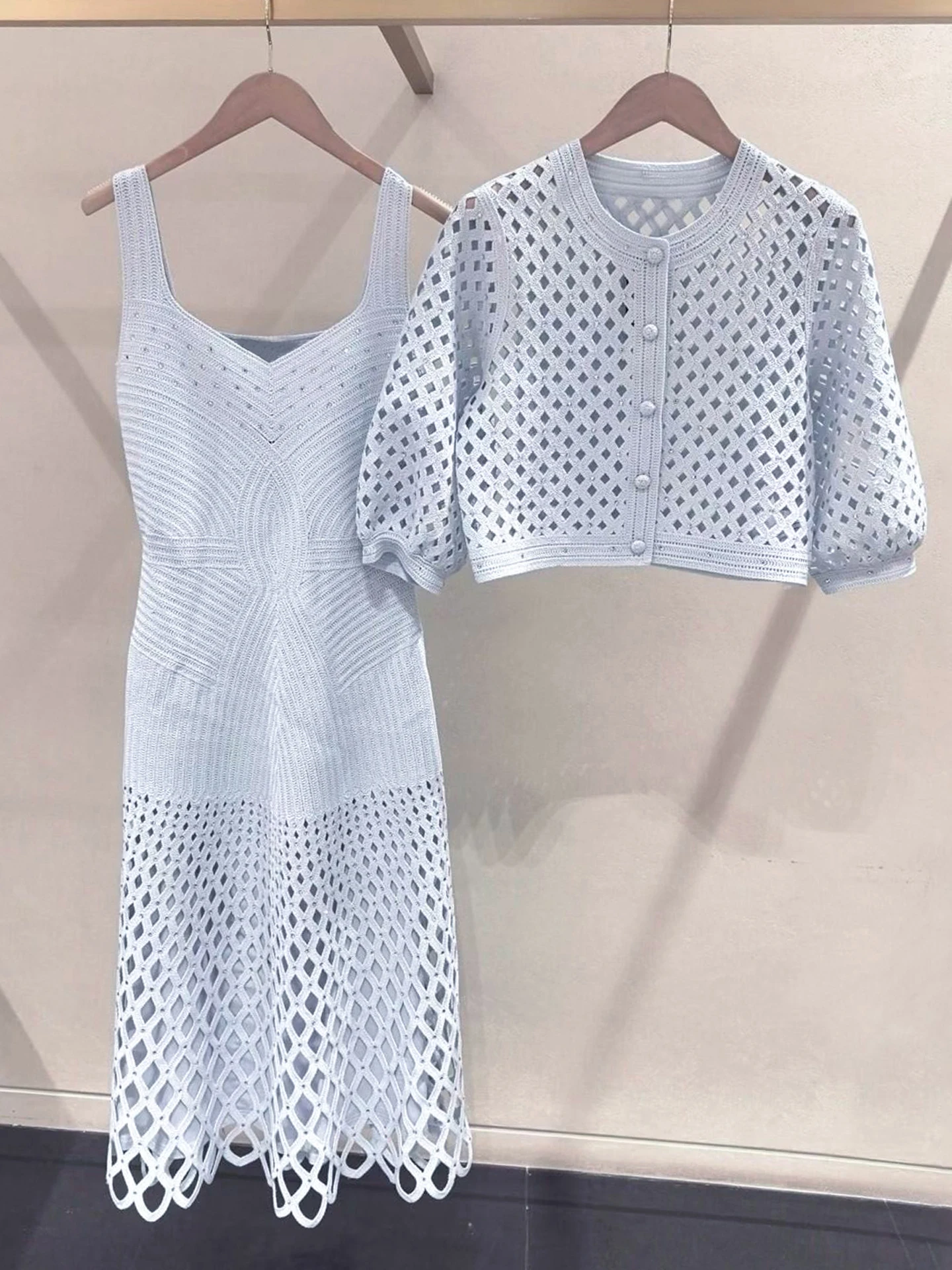 M Home Nan You High End Women's Spring Knitted Hollow out Cardigan Coat with Diamond Embellishment And Strap Dress Set
M Home Nan You High End Women's Spring Knitted Hollow out Cardigan Coat with Diamond Embellishment And Strap Dress Set