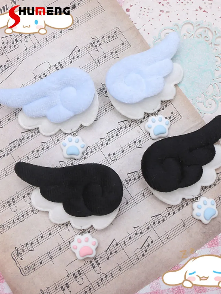 Lolita Sweet Original Furry Double Wings Cat's Paw Pendant Clip Pair Handmade Cute Side Clips Hair Clips Hair Accessories Women
Lolita Sweet Original Furry Double Wings Cat's Paw Pendant Clip Pair Handmade Cute Side Clips Hair Clips Hair Accessories Women