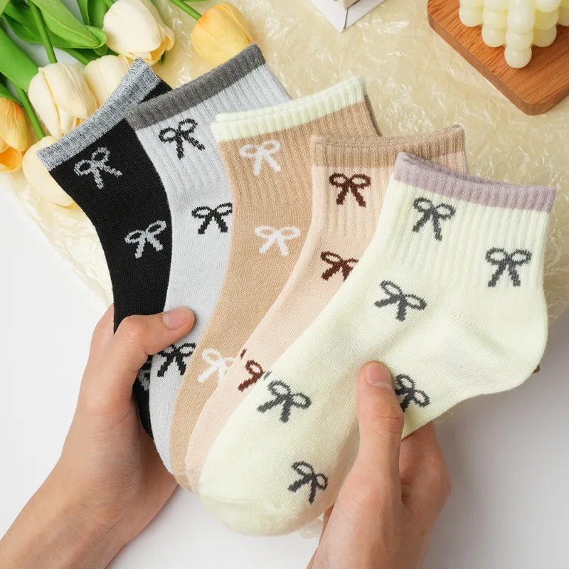 1/5 пар женских элегантных простых носков-боксеров с бантом, новые летние удобные спортивные повседневные дышащие нескользящие женские носки-невидимки
1/5 пар женских элегантных простых носков-боксеров с бантом, новые летние удобные спортивные повседневные дышащие нескользящие женские носки-невидимки
