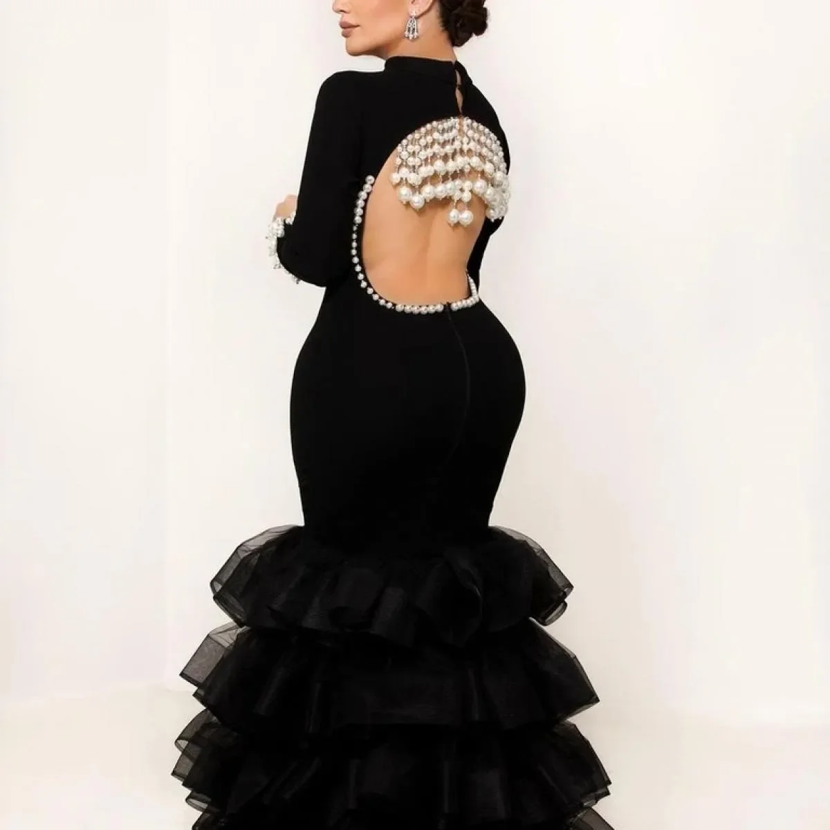 Стильные платья для выпускного вечера русалки из бисера с длинными рукавами, плиссированные вечерние платья с высоким вырезом и скользящим шлейфом, атласная специальная одежда
Стильные платья для выпускного вечера русалки из бисера с длинными рукавами, плиссированные вечерние платья с высоким вырезом и скользящим шлейфом, атласная специальная одежда