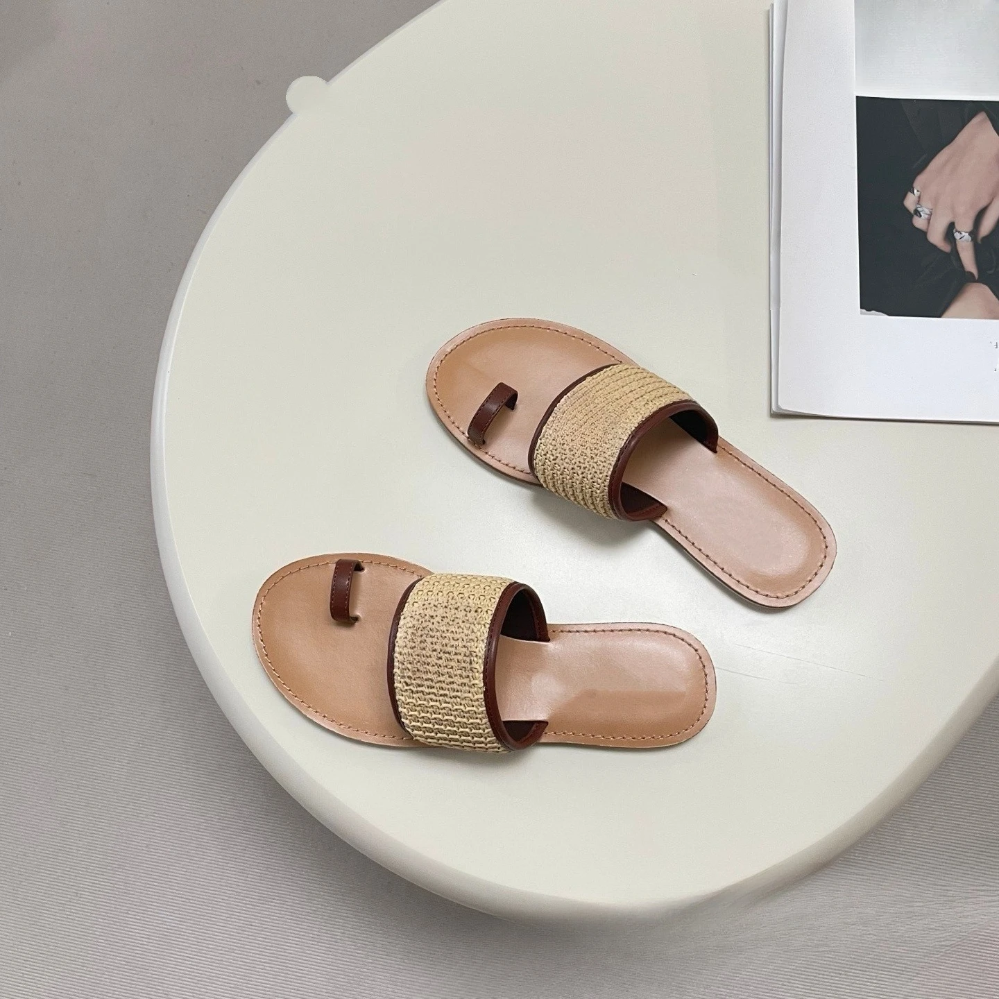 2026 Summer New Women's Woven Flat Flip Flops Casual Thong Sandals Outdoor Beach Vacation Slippers Trendy Daily Shoes
2026 Summer New Women's Woven Flat Flip Flops Casual Thong Sandals Outdoor Beach Vacation Slippers Trendy Daily Shoes