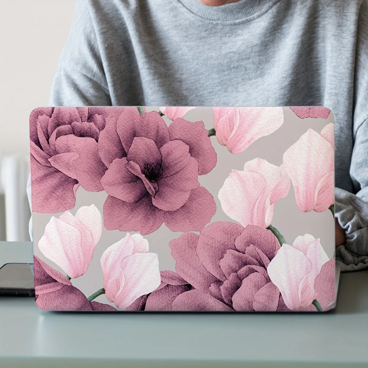 One, patterned 15-inch DIY laptop sticker
One, patterned 15-inch DIY laptop sticker