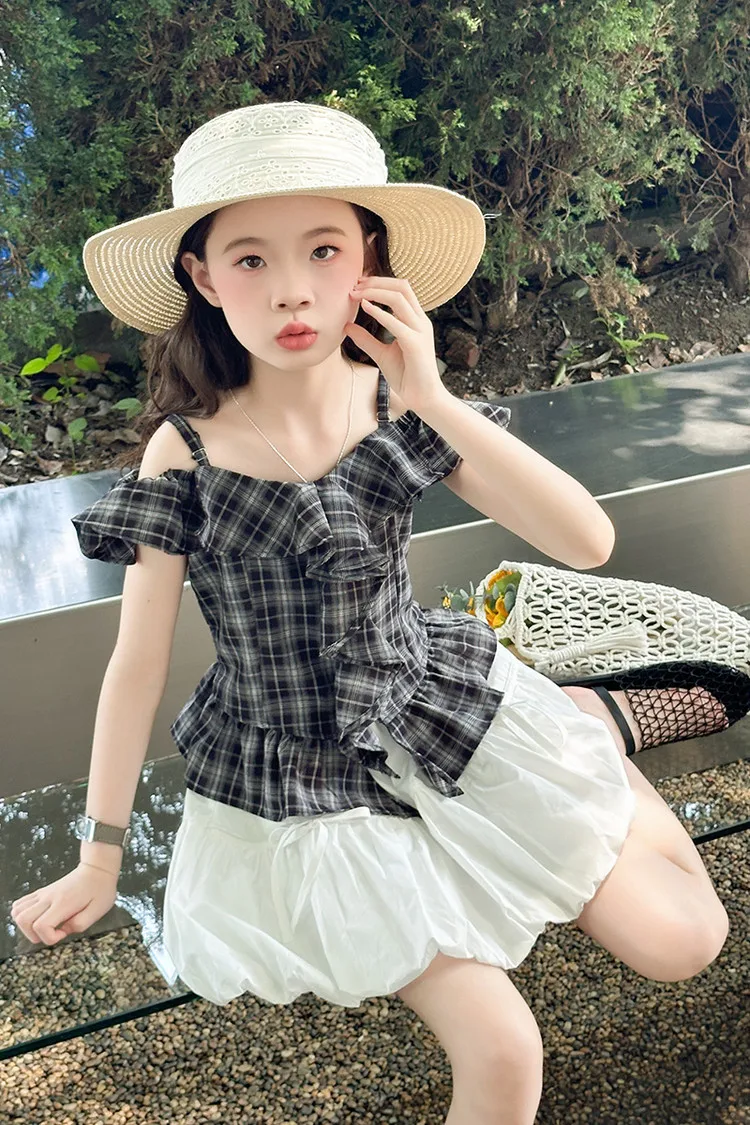 Girls Summer Wear Sleeveless Suspender Top Set Girls Older Children Summer Skirt Bud Skirt Two-piece Set
Girls Summer Wear Sleeveless Suspender Top Set Girls Older Children Summer Skirt Bud Skirt Two-piece Set