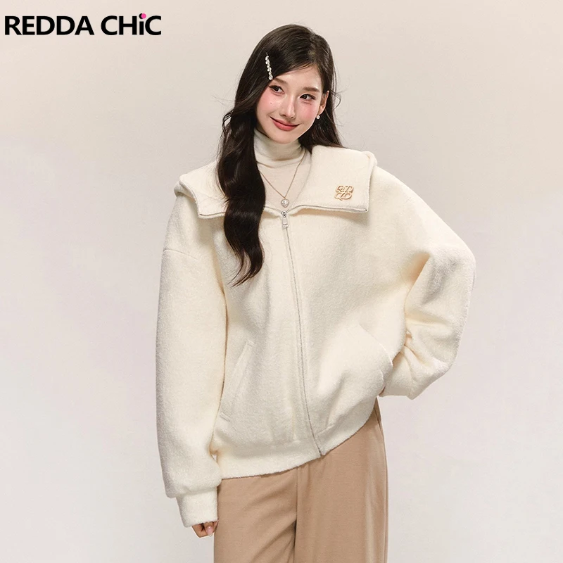 REDDACHiC кремово-белая шерстяная твидовая куртка с капюшоном, осень-зима, повседневная куртка с капюшоном и лацканами на молнии, большой топ, корейская женская одежда
REDDACHiC кремово-белая шерстяная твидовая куртка с капюшоном, осень-зима, повседневная куртка с капюшоном и лацканами на молнии, большой топ, корейская женская одежда