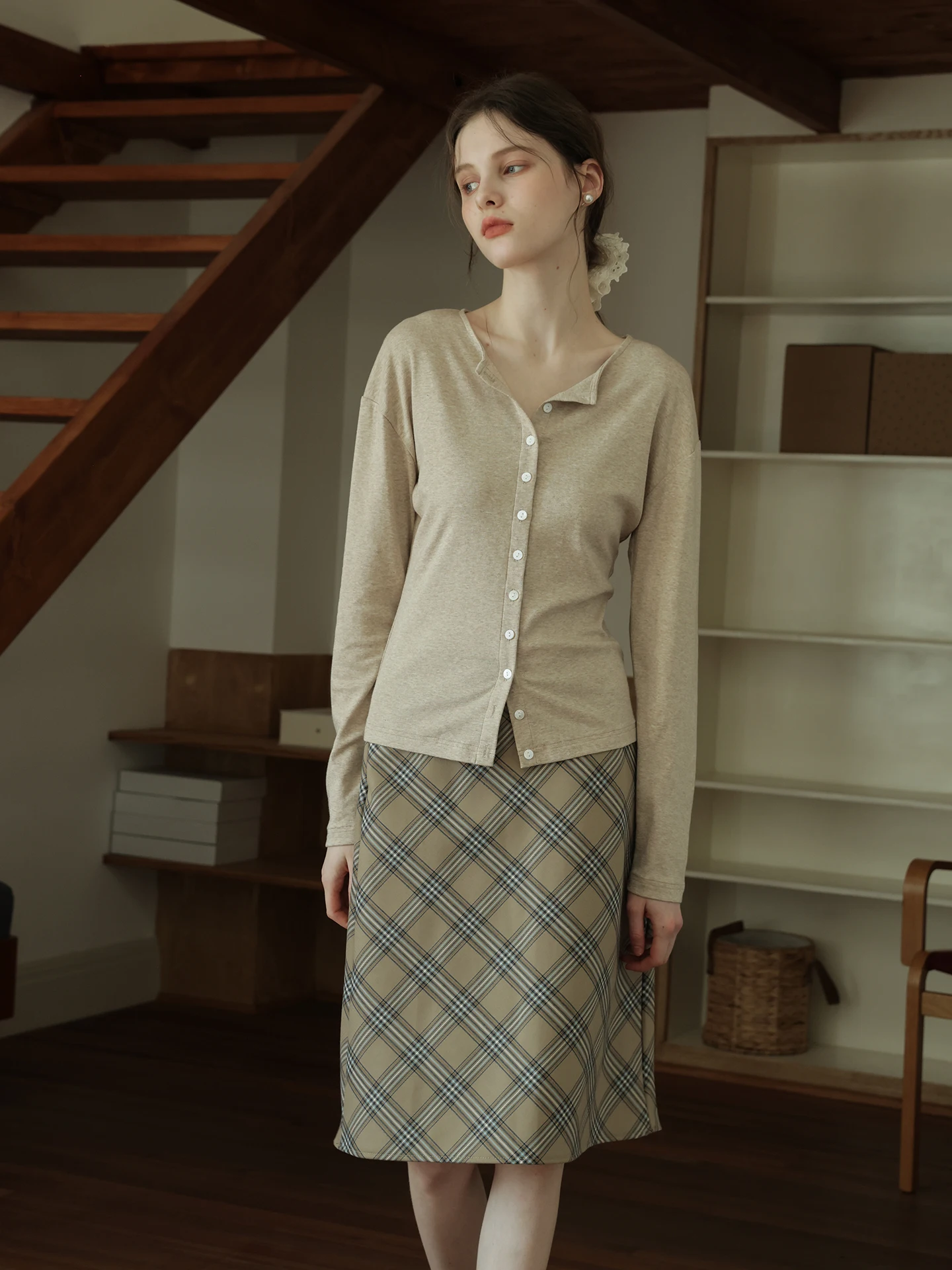 Slim Fit Long Sve T-irt Women's Early Spring Versatile High nce Sensation Small Collar Knitted Top
Slim Fit Long Sve T-irt Women's Early Spring Versatile High nce Sensation Small Collar Knitted Top