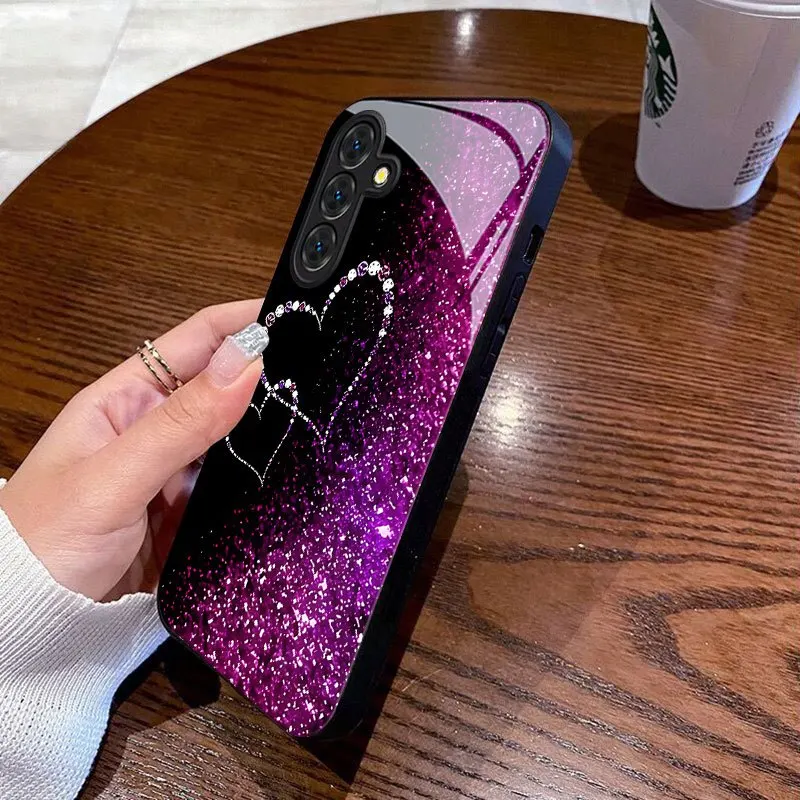 The purple heart-shaped phone case is suitable for Samsung series phones such as S26/S25, S24/S23/S22/S21/S20, etc.
The purple heart-shaped phone case is suitable for Samsung series phones such as S26/S25, S24/S23/S22/S21/S20, etc.