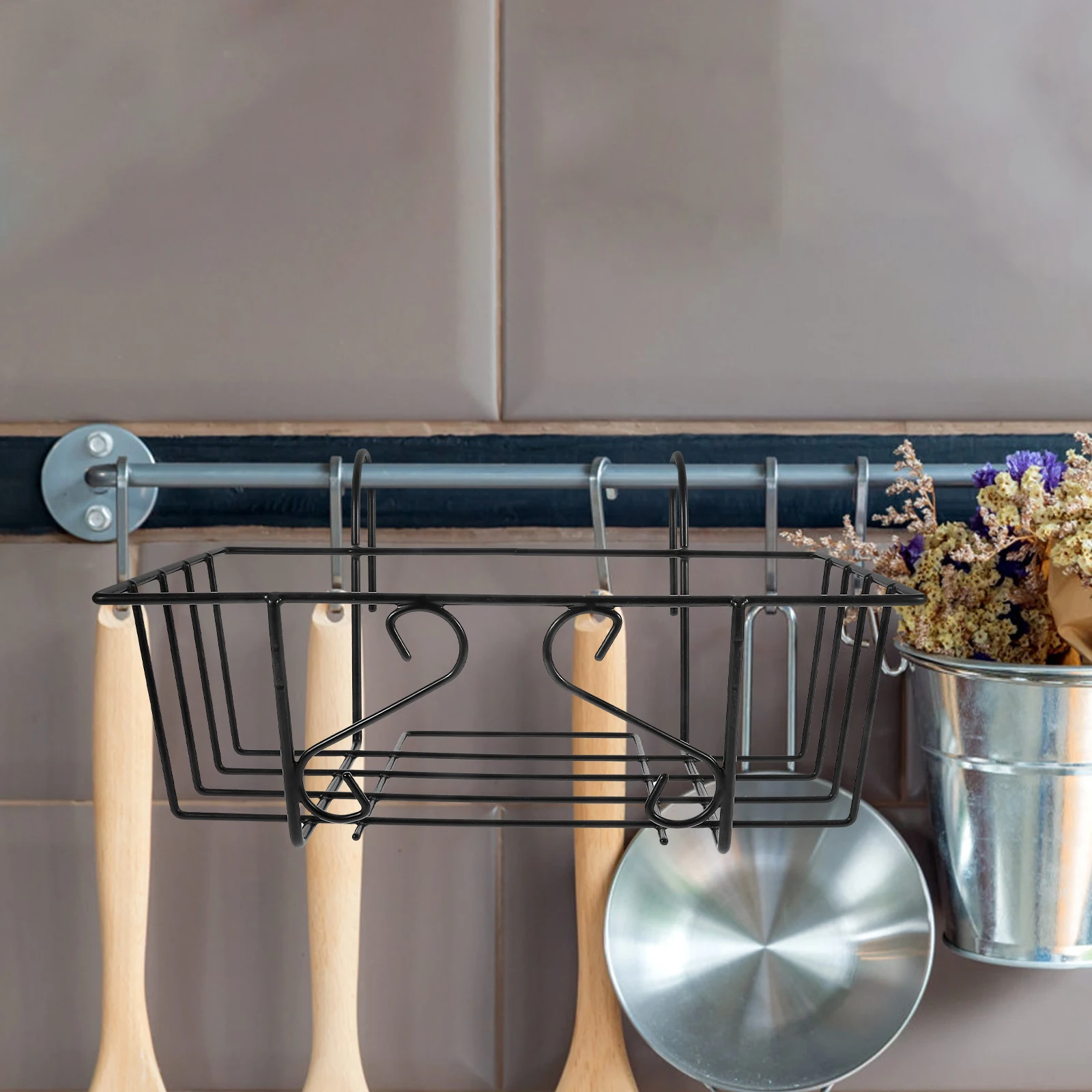 2pcs Metal Fence Planters Hanger Black 35cm Balcony Hanging Flowerpot Shelf Durable Iron Planter Bracket Garden Baskets Railing
2pcs Metal Fence Planters Hanger Black 35cm Balcony Hanging Flowerpot Shelf Durable Iron Planter Bracket Garden Baskets Railing