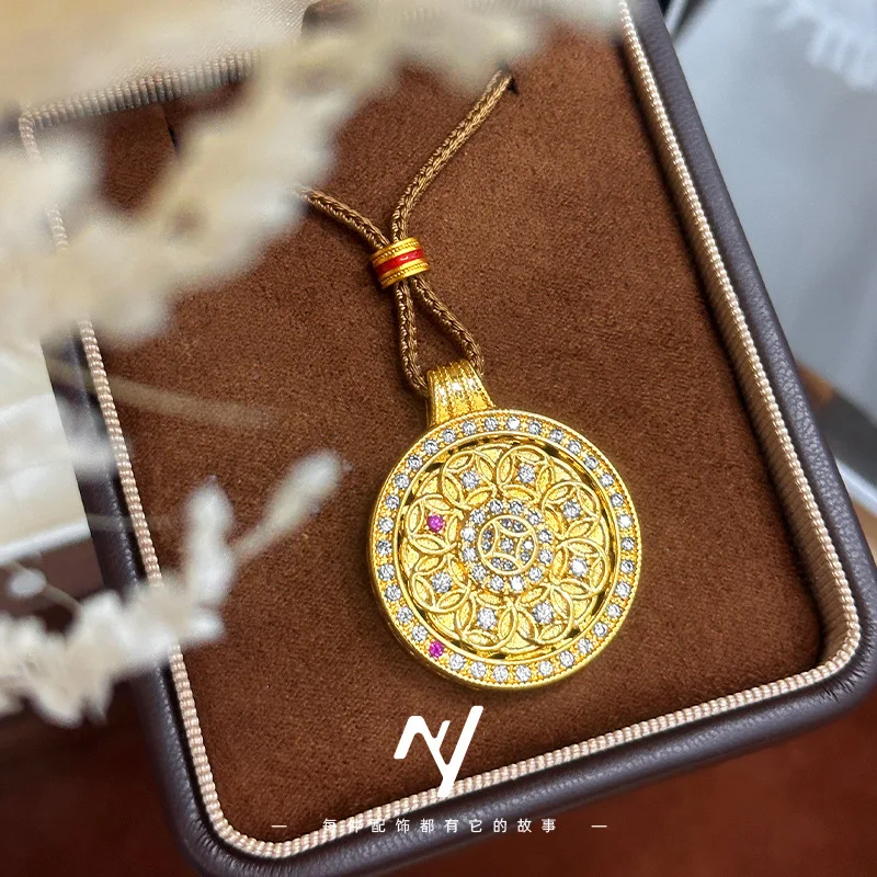 Luxury Women's 9999 24K Real Gold New Chinese Style Point Diamond Rotating Copper Coin Compass Pendant Sweater Chain Pendant
Luxury Women's 9999 24K Real Gold New Chinese Style Point Diamond Rotating Copper Coin Compass Pendant Sweater Chain Pendant