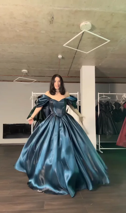 Modern Turquoise Off-The-Shoulder A-Line Evening Dress Shiny Long Formal Prom Gown for Women Customizable Birthday Party Dress
Modern Turquoise Off-The-Shoulder A-Line Evening Dress Shiny Long Formal Prom Gown for Women Customizable Birthday Party Dress