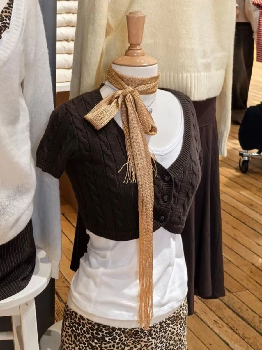 Twist Flower Brown Cropped Sweater Cardigan Woman Spring V-neck Single Breasted Short Sleeve Slim Crop Tops Cotton Knitwear
Twist Flower Brown Cropped Sweater Cardigan Woman Spring V-neck Single Breasted Short Sleeve Slim Crop Tops Cotton Knitwear