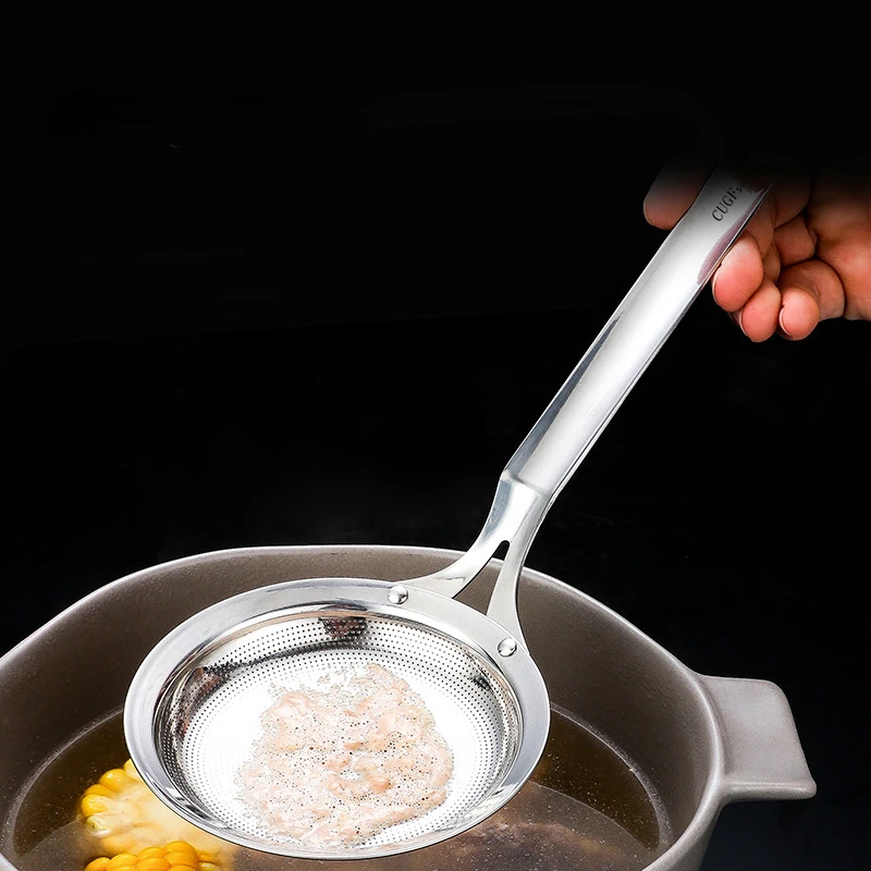 304 stainless steel skimming oil filter colander, ultra-dense oil separator spoon to remove floating foam.
304 stainless steel skimming oil filter colander, ultra-dense oil separator spoon to remove floating foam.