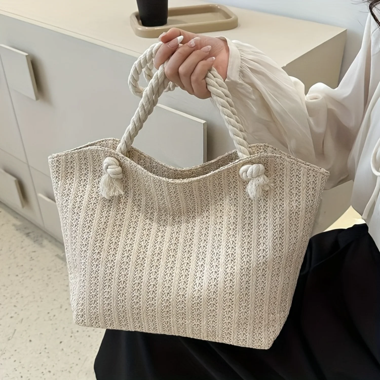 Minimalist Woven Canvas Tote Bag with Rope Handles - Stylish and Versatile Travel Beach Bag for Women Packaging bags Dice bag
Minimalist Woven Canvas Tote Bag with Rope Handles - Stylish and Versatile Travel Beach Bag for Women Packaging bags Dice bag