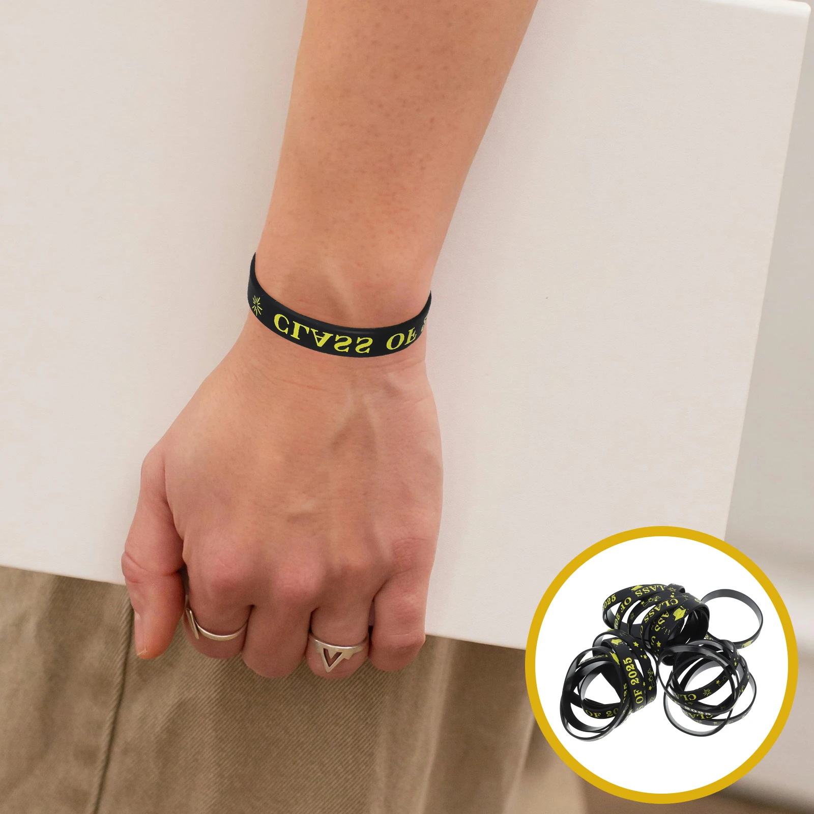 24pcs Silicone Graduation Bracelets Class Of 2025 Graduation Party Favors Wristbands For Students Teachers Durable Soft Elastic
24pcs Silicone Graduation Bracelets Class Of 2025 Graduation Party Favors Wristbands For Students Teachers Durable Soft Elastic