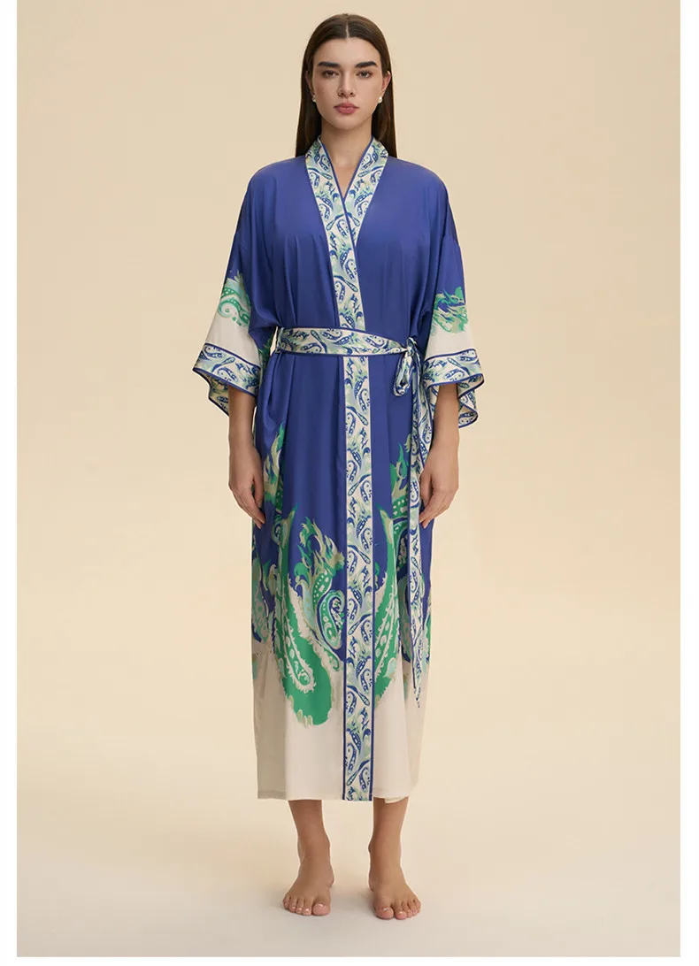 Женское длинное кимоно с принтом, сексуальное пижамное платье на четыре сезона, шелковистый халат, удобная домашняя одежда, женский модный мягкий халат
Женское длинное кимоно с принтом, сексуальное пижамное платье на четыре сезона, шелковистый халат, удобная домашняя одежда, женский модный мягкий халат