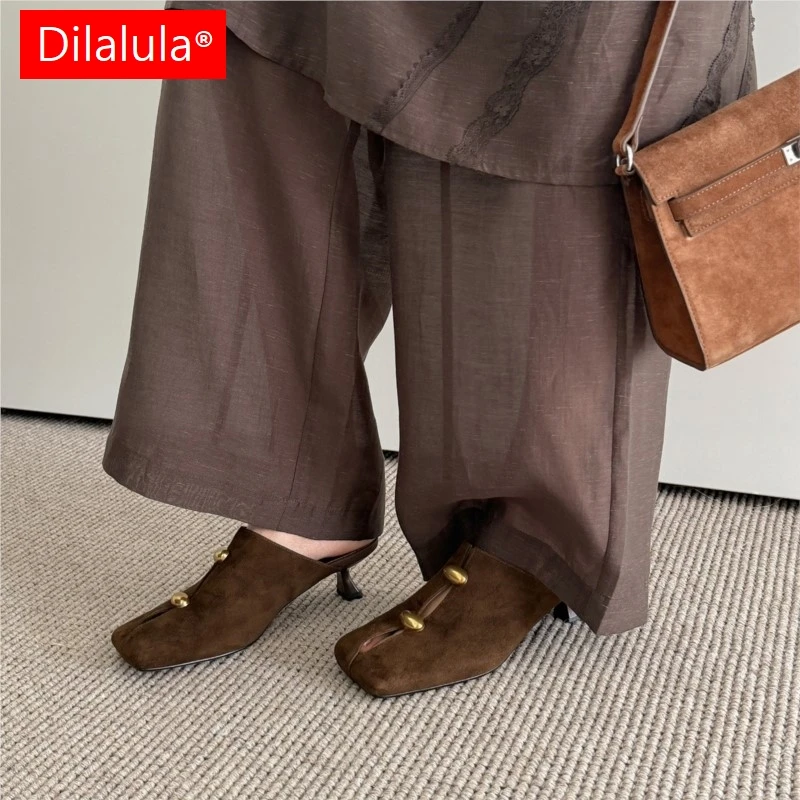 Dilalula 2026 Newest Real Leather Mules Women Covered Toe Med Heels Metal Dec Slippers Female Party Dating Leather Sandals
Dilalula 2026 Newest Real Leather Mules Women Covered Toe Med Heels Metal Dec Slippers Female Party Dating Leather Sandals