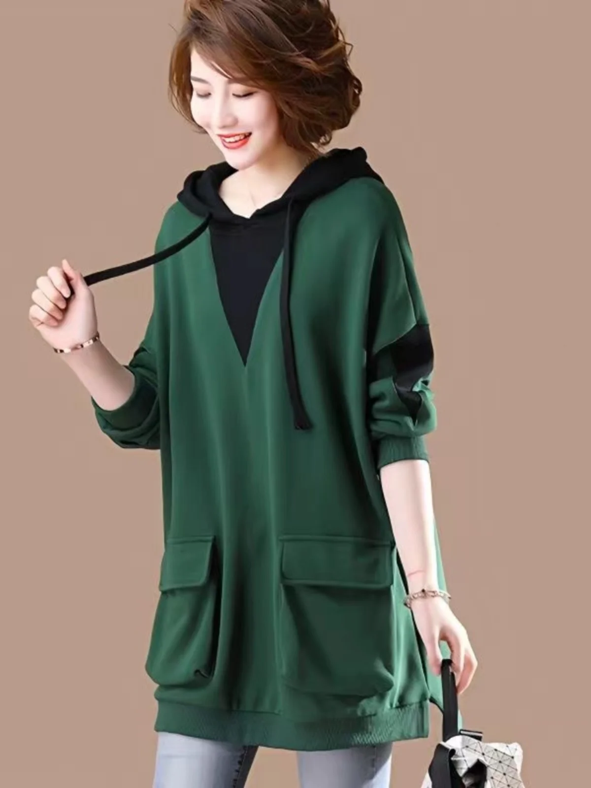 Новая весенняя толстовка средней длины для женщин, свободного кроя, с длинными рукавами, тонкая верхняя одежда для женщин среднего возраста и пожилых людей
Новая весенняя толстовка средней длины для женщин, свободного кроя, с длинными рукавами, тонкая верхняя одежда для женщин среднего возраста и пожилых людей