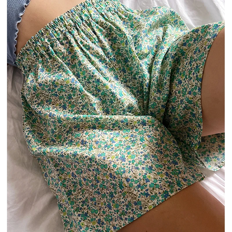 Women's Summer Kawaii Aesthetic Casual Beach Shorts Elastic Waistband Floral Wide Leg Baggy Boxers Shorts Bottoms Streetwear
Women's Summer Kawaii Aesthetic Casual Beach Shorts Elastic Waistband Floral Wide Leg Baggy Boxers Shorts Bottoms Streetwear