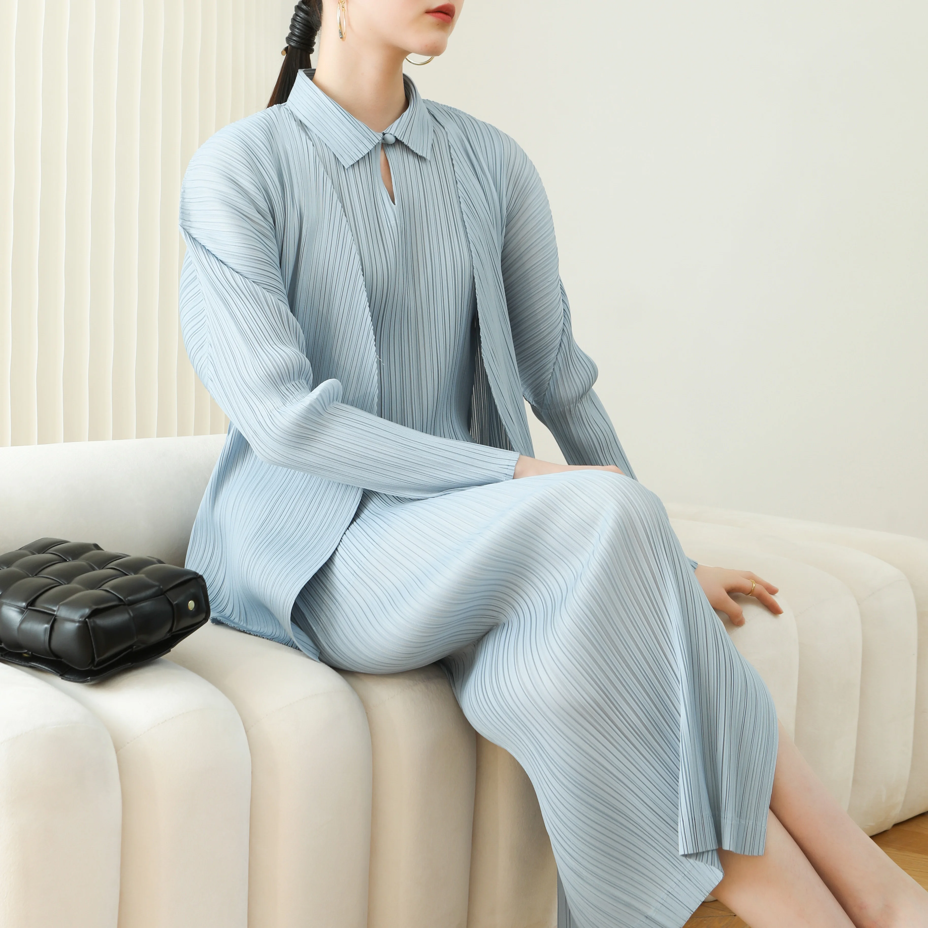 2024 Autumn Spring Summer high high-end pleated solid color casual slim waistcoat + half skirt + coat
2024 Autumn Spring Summer high high-end pleated solid color casual slim waistcoat + half skirt + coat