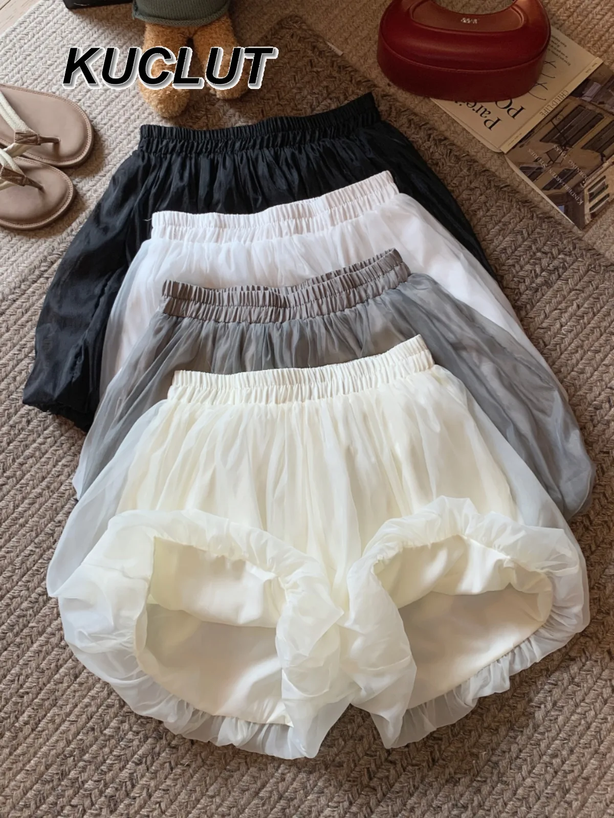 Fashion Women's Summer Elastic Waist A-shaped Fluffy Wide-leg Short Pants Small Chiffon Casual Lantern Shorts for Lady
Fashion Women's Summer Elastic Waist A-shaped Fluffy Wide-leg Short Pants Small Chiffon Casual Lantern Shorts for Lady