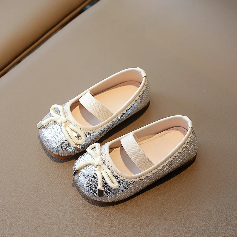 Child Leather Shoes Spring New Fashion Girl Shoe Versatile Princess Evil Girl Sequin Shoe Soft Sole Anti Slip Kids Single Shoes
Child Leather Shoes Spring New Fashion Girl Shoe Versatile Princess Evil Girl Sequin Shoe Soft Sole Anti Slip Kids Single Shoes