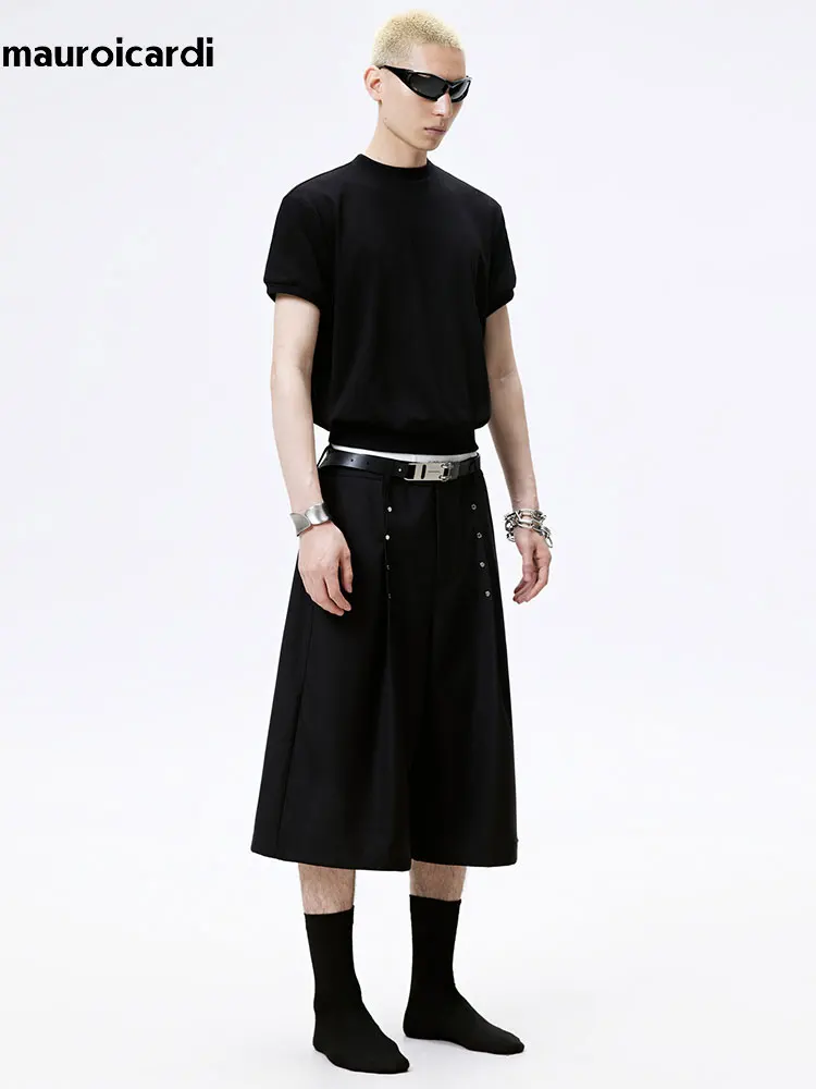 Mauroicardi Spring Summer Black Pleated Studded Wide Leg Shorts for Men High Waist Luxury Calf-Length Pants Menswear Clothes
Mauroicardi Spring Summer Black Pleated Studded Wide Leg Shorts for Men High Waist Luxury Calf-Length Pants Menswear Clothes