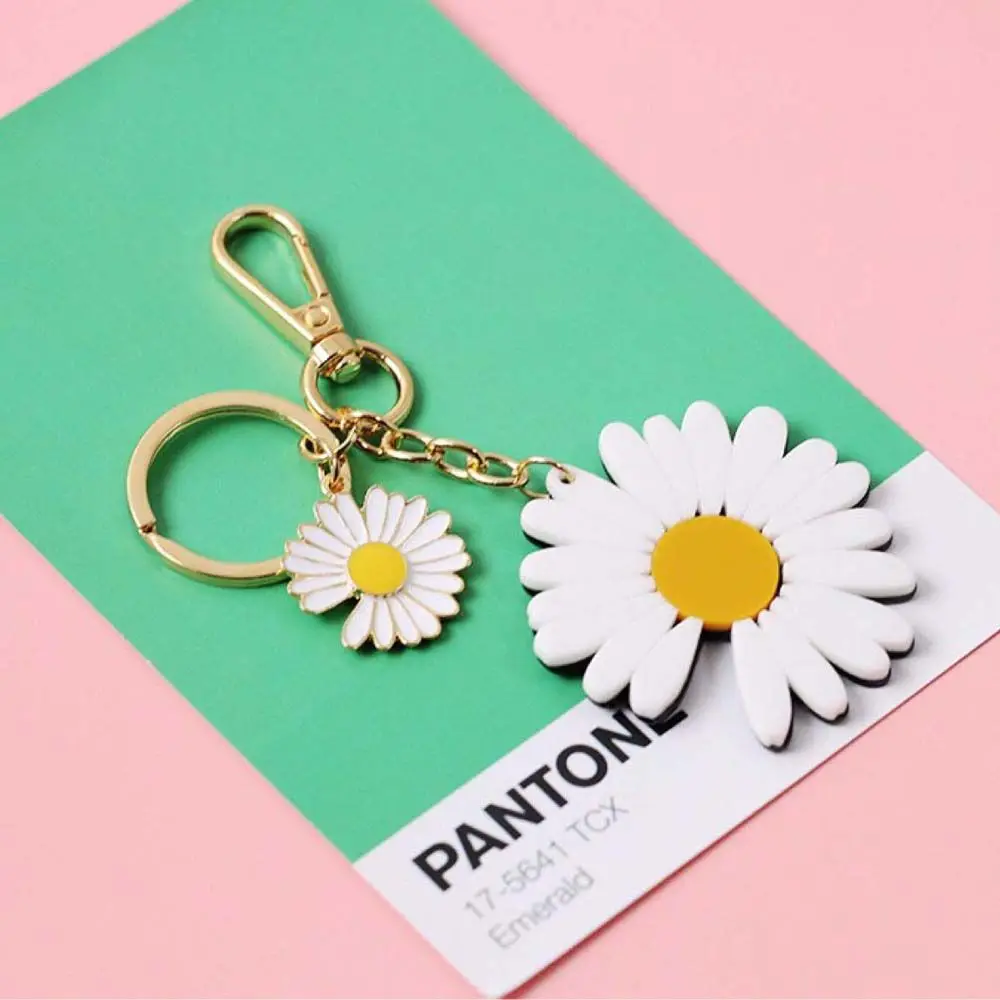 White Daisy Keychain Fashion Alloy Flowers Keychain for Women Enamel Flower Charm Key Chain Girl Car Bag Pendant Keyring Gifts 
White Daisy Keychain Fashion Alloy Flowers Keychain for Women Enamel Flower Charm Key Chain Girl Car Bag Pendant Keyring Gifts