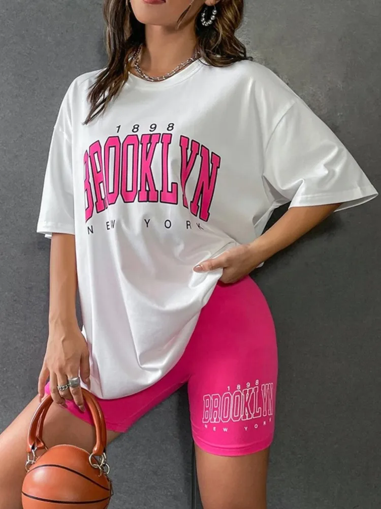 Fashion Vintage Women T-Shirts Short Sleeve Tops And Slim Shorts 2pcs Sets Casual Streetwear Clothing Female 2025 Summer Outfits
Fashion Vintage Women T-Shirts Short Sleeve Tops And Slim Shorts 2pcs Sets Casual Streetwear Clothing Female 2025 Summer Outfits