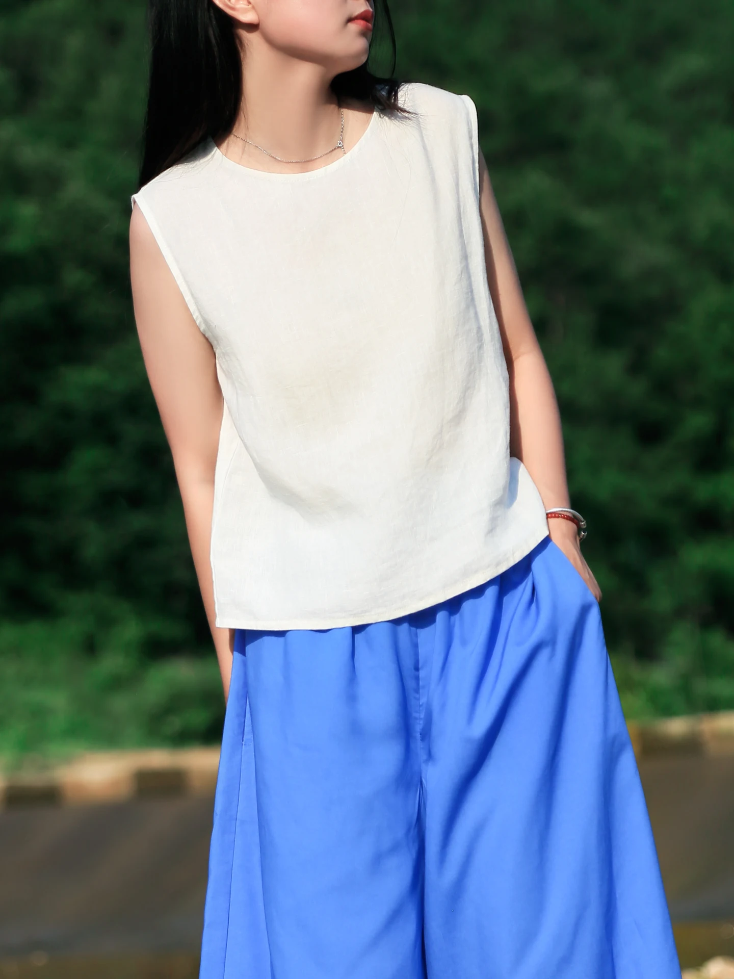 Элитный летний женский топ из 100% чистого льна, белый, оригинальный, прохладный, повседневный, художественный, для работы и отдыха
Элитный летний женский топ из 100% чистого льна, белый, оригинальный, прохладный, повседневный, художественный, для работы и отдыха