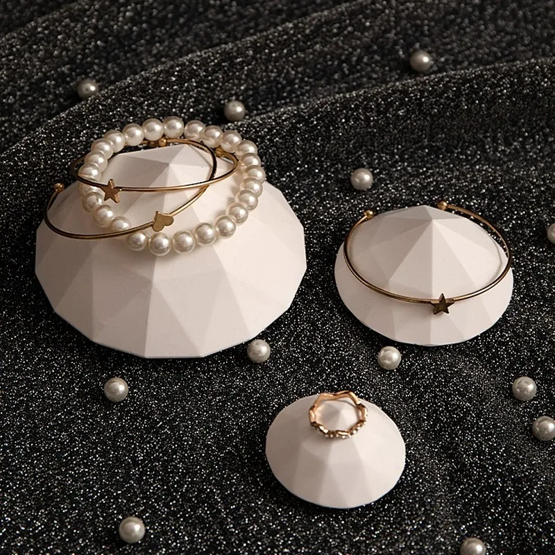 Gypsum Diamond Jewelry Display Stand Photography Posing Props Bracelets Jewelry Display Stand
Gypsum Diamond Jewelry Display Stand Photography Posing Props Bracelets Jewelry Display Stand
