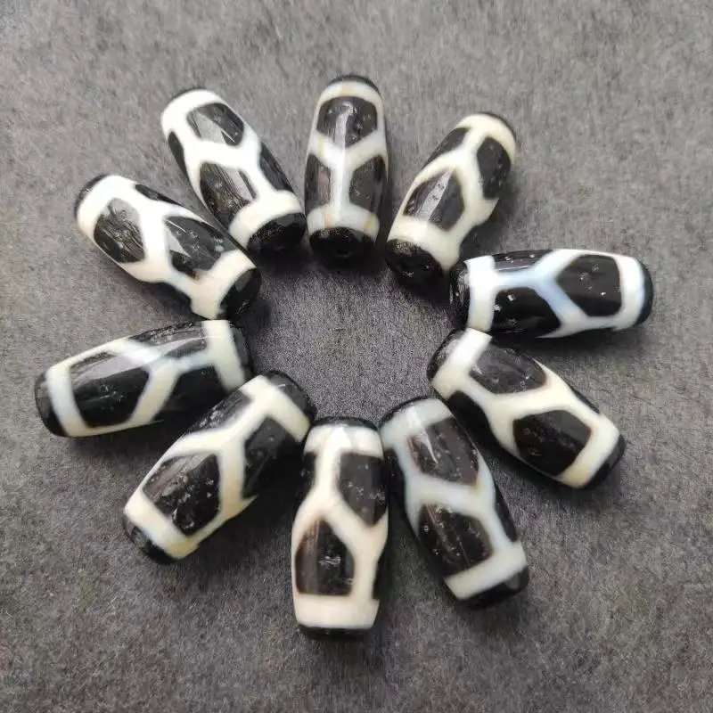 1pcs/lot natural retro black white tortoise shell agate dzi weathering Horseshoe pattern Longevity jewelry accessories precious
1pcs/lot natural retro black white tortoise shell agate dzi weathering Horseshoe pattern Longevity jewelry accessories precious