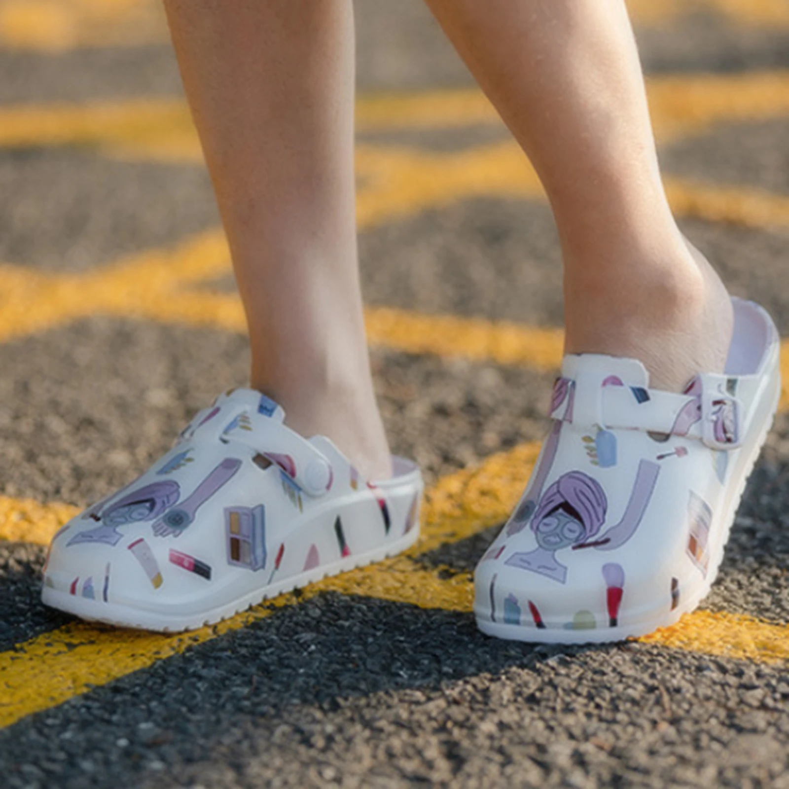 Medical Shoes Spring Women Nurse Slippers EVA Laboratory Doctor Clogs Non-Slip Light Breathable Flats Shoes Waterproof Work Slip
Medical Shoes Spring Women Nurse Slippers EVA Laboratory Doctor Clogs Non-Slip Light Breathable Flats Shoes Waterproof Work Slip