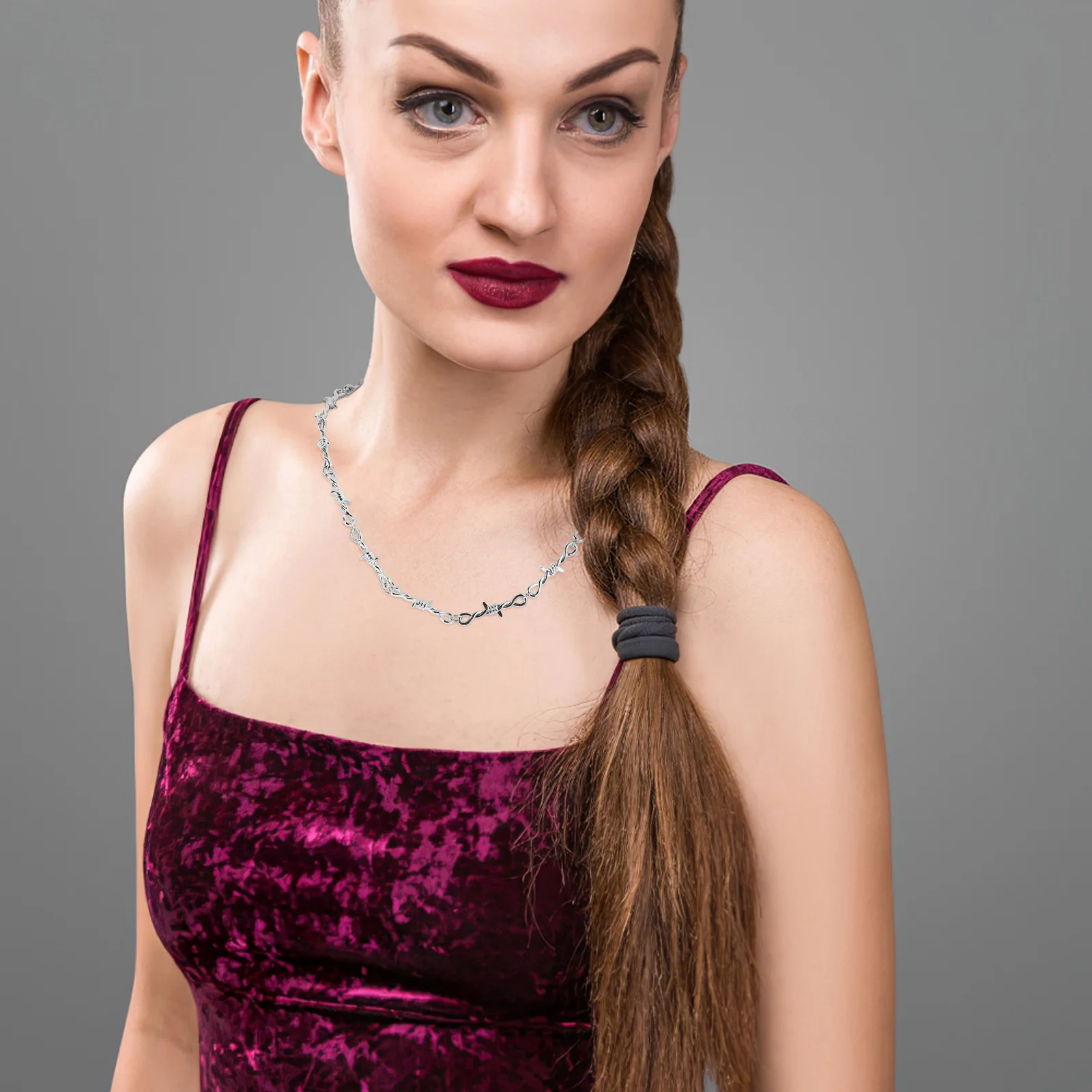 Barbed Wire Choker Necklace Gothic Punk Metal Chain for Men Women Edgy Fashion Statement Accessory Jewelry
Barbed Wire Choker Necklace Gothic Punk Metal Chain for Men Women Edgy Fashion Statement Accessory Jewelry