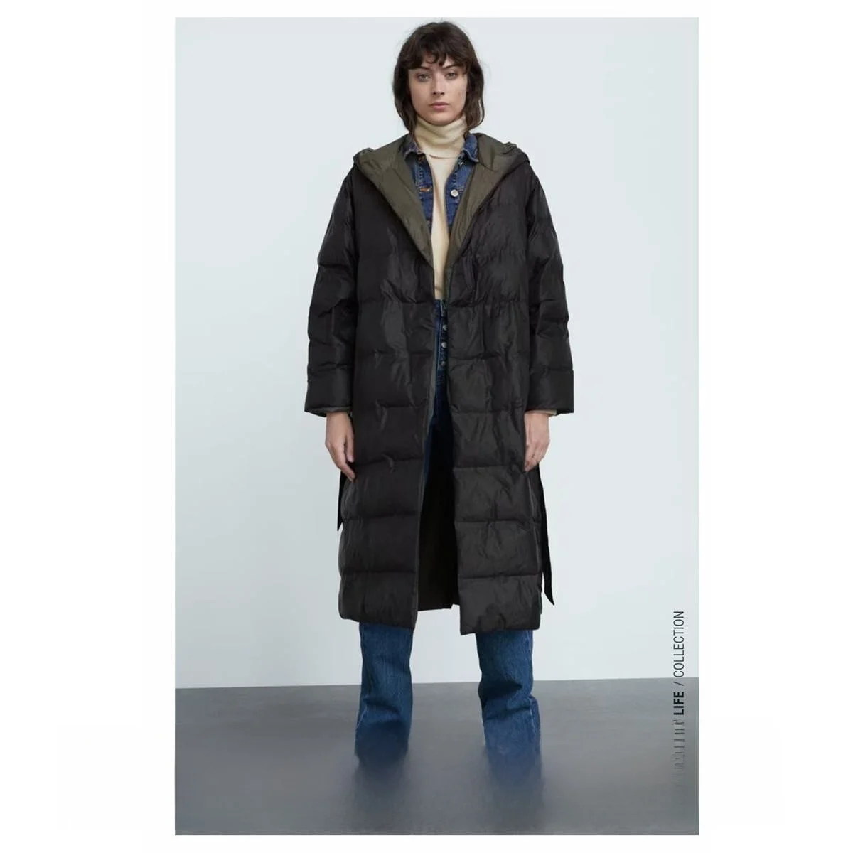 Двусторонняя легкая удлиненная куртка-пуховик большого размера из хлопка с капюшоном на молнии
Двусторонняя легкая удлиненная куртка-пуховик большого размера из хлопка с капюшоном на молнии