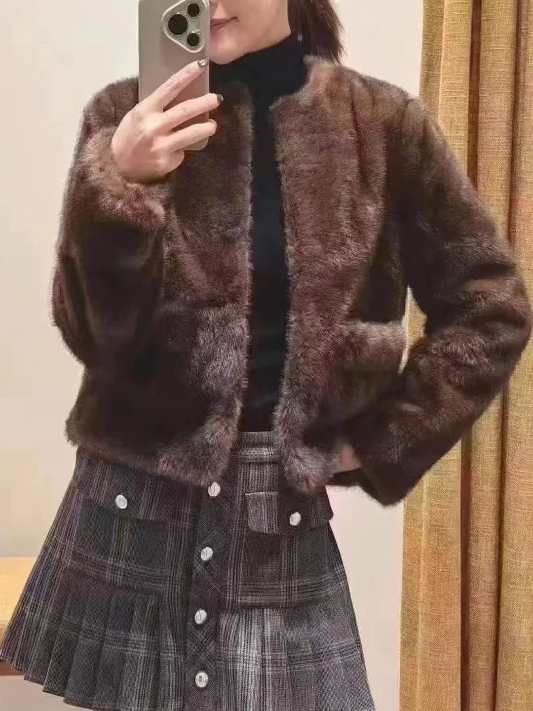 Экологичное роскошное пальто из искусственного меха с круглым вырезом, женское, теплое, коричневое, осенне-зимнее, модное, прямого кроя, с длинными рукавами
Экологичное роскошное пальто из искусственного меха с круглым вырезом, женское, теплое, коричневое, осенне-зимнее, модное, прямого кроя, с длинными рукавами