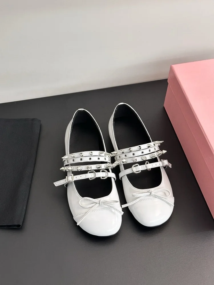 Новые модные недоузкие балетки, натуральная кожа, плоская подошва, удобная женская обувь Мэри Джейн. 
Новые модные недоузкие балетки, натуральная кожа, плоская подошва, удобная женская обувь Мэри Джейн.