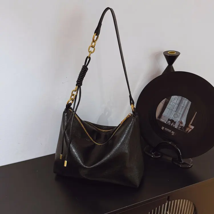 2025 New Soft Leather Underarm Tote for Women, Spacious Shoulder Crossbody Bag, Vintage Luxury Handbag, Roomy & Elegant
2025 New Soft Leather Underarm Tote for Women, Spacious Shoulder Crossbody Bag, Vintage Luxury Handbag, Roomy & Elegant