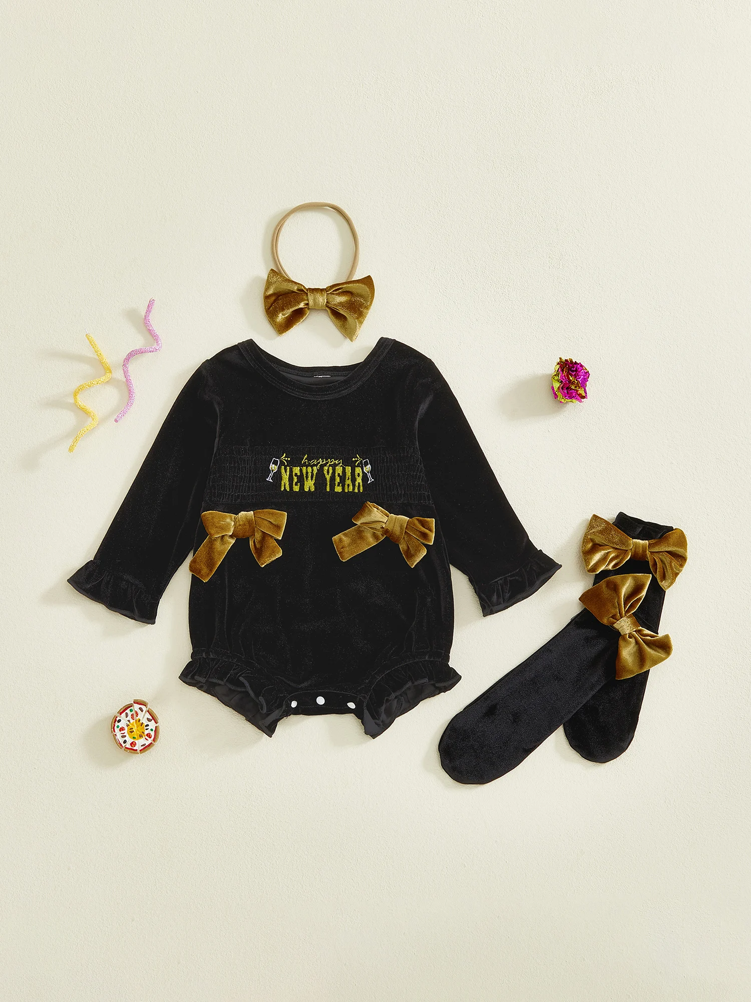 Зимний наряд для маленьких девочек, вязаный комбинезон с длинными рукавами, уютные леггинсы, комплект с повязкой на голову с бантом, одежда для младенцев для холодной погоды
Зимний наряд для маленьких девочек, вязаный комбинезон с длинными рукавами, уютные леггинсы, комплект с повязкой на голову с бантом, одежда для младенцев для холодной погоды