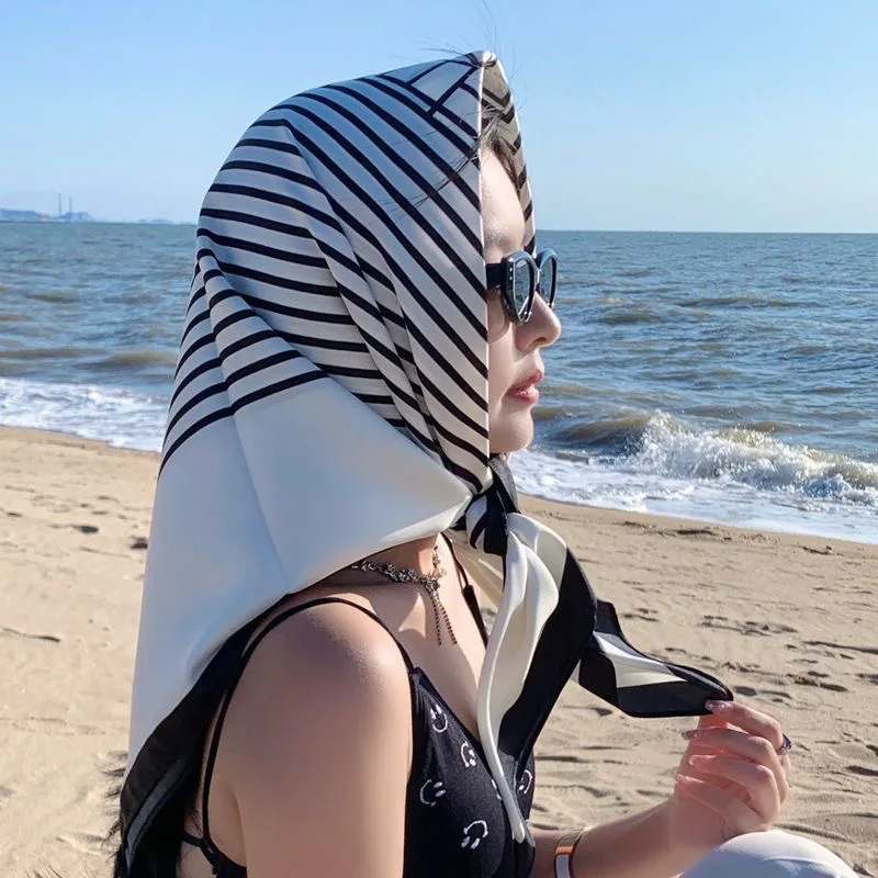 70x70cm Summer Silk Scarf for Women Versatile Office Lady Temperament Thin Fashion Luxury Head Scarf Accessory
70x70cm Summer Silk Scarf for Women Versatile Office Lady Temperament Thin Fashion Luxury Head Scarf Accessory