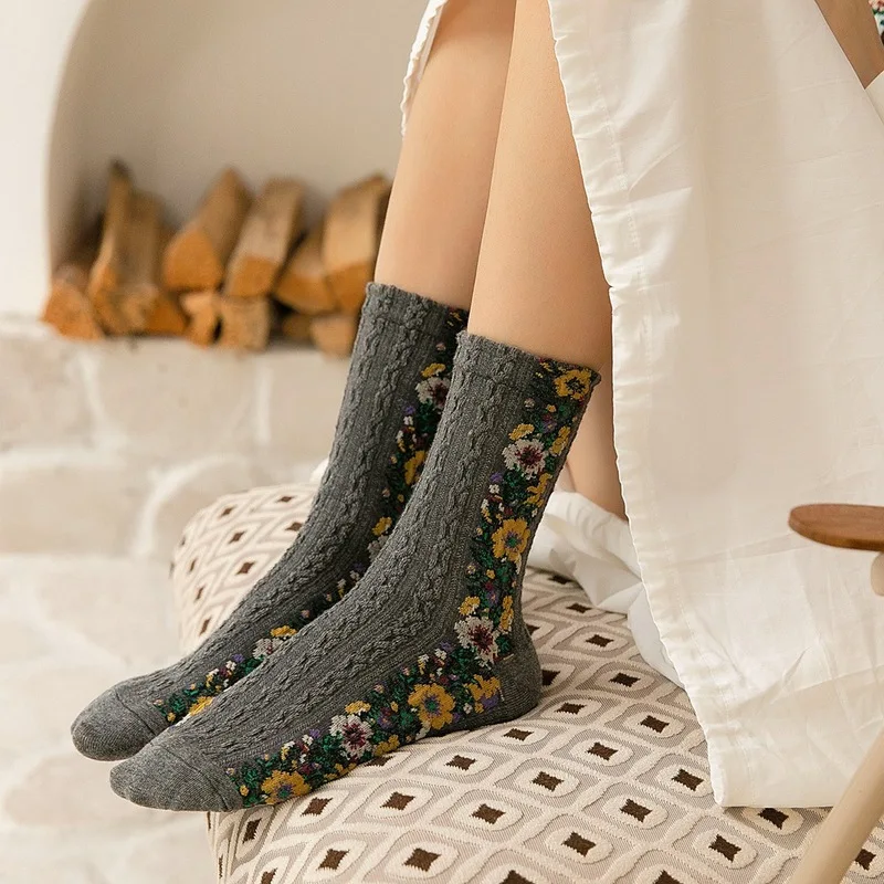 Ethnic Style Floral Embroidery Women Socks Harajuku Retro Vintage Streetwear Long Socks Women Japanese Style Kawaii Cute Socks
Ethnic Style Floral Embroidery Women Socks Harajuku Retro Vintage Streetwear Long Socks Women Japanese Style Kawaii Cute Socks